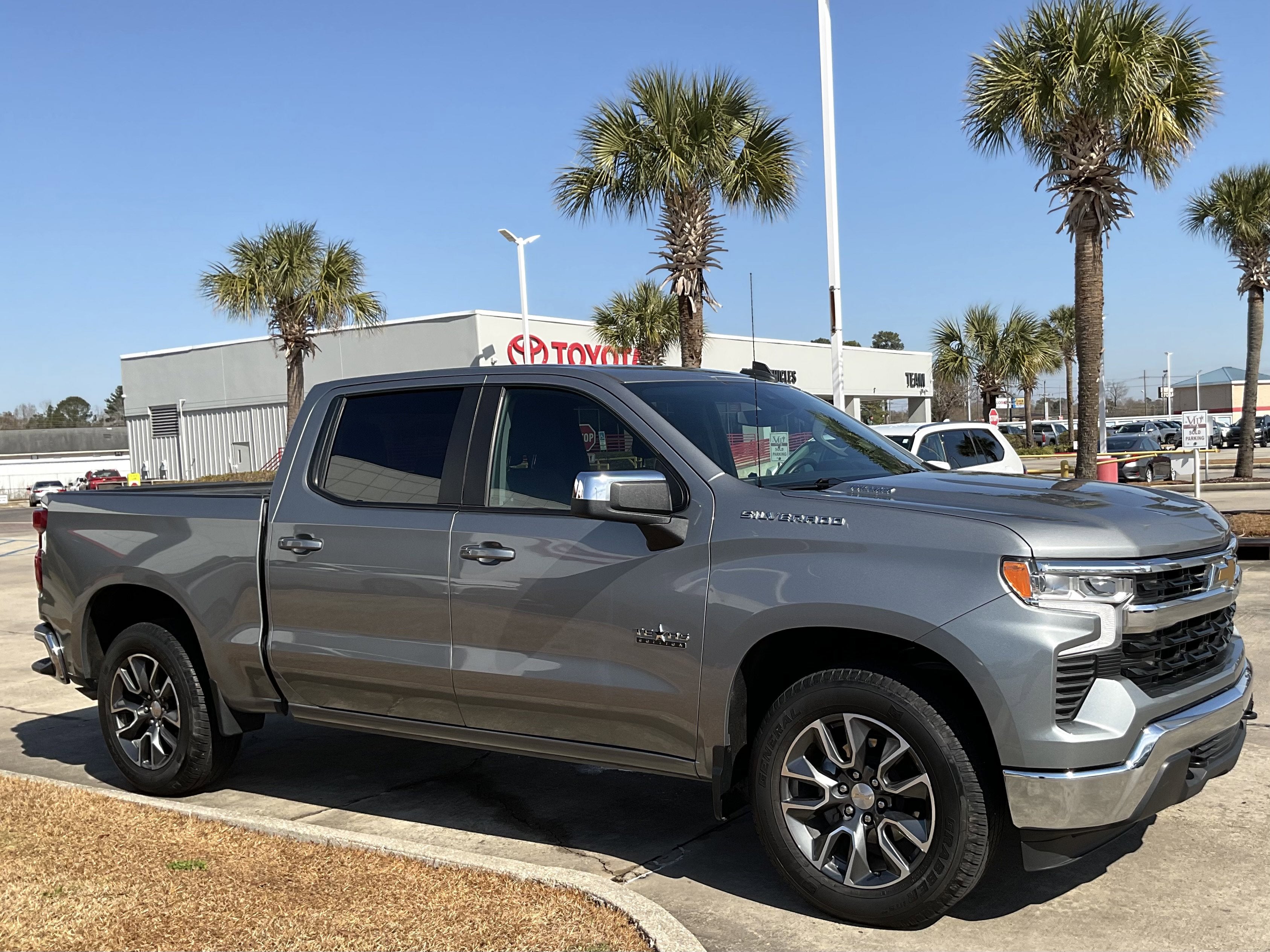 2023 Chevrolet Silverado LT