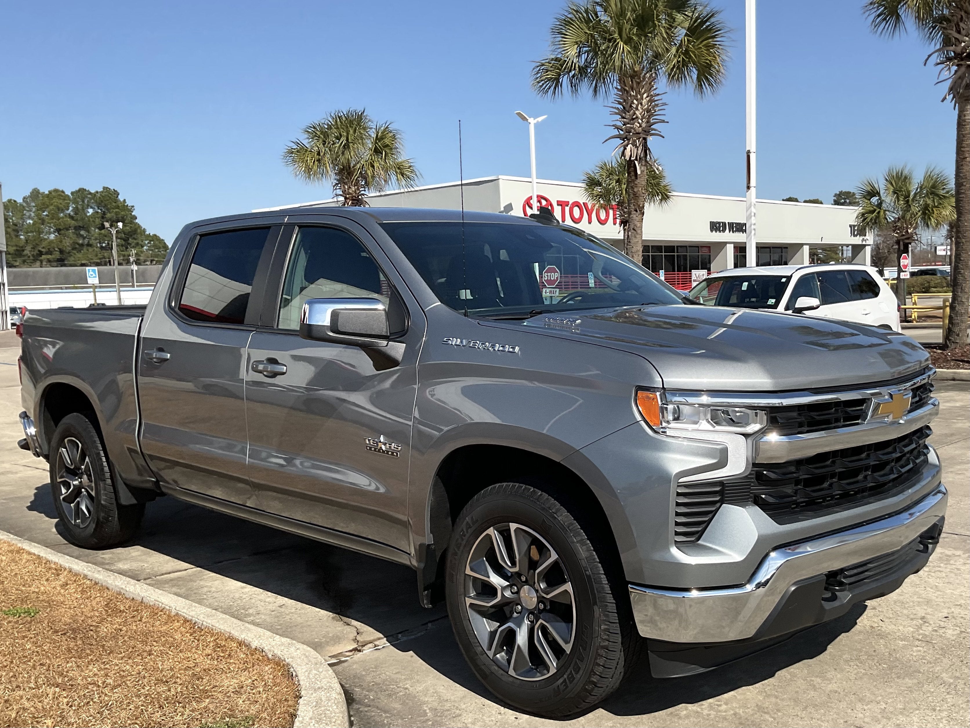 2023 Chevrolet Silverado LT