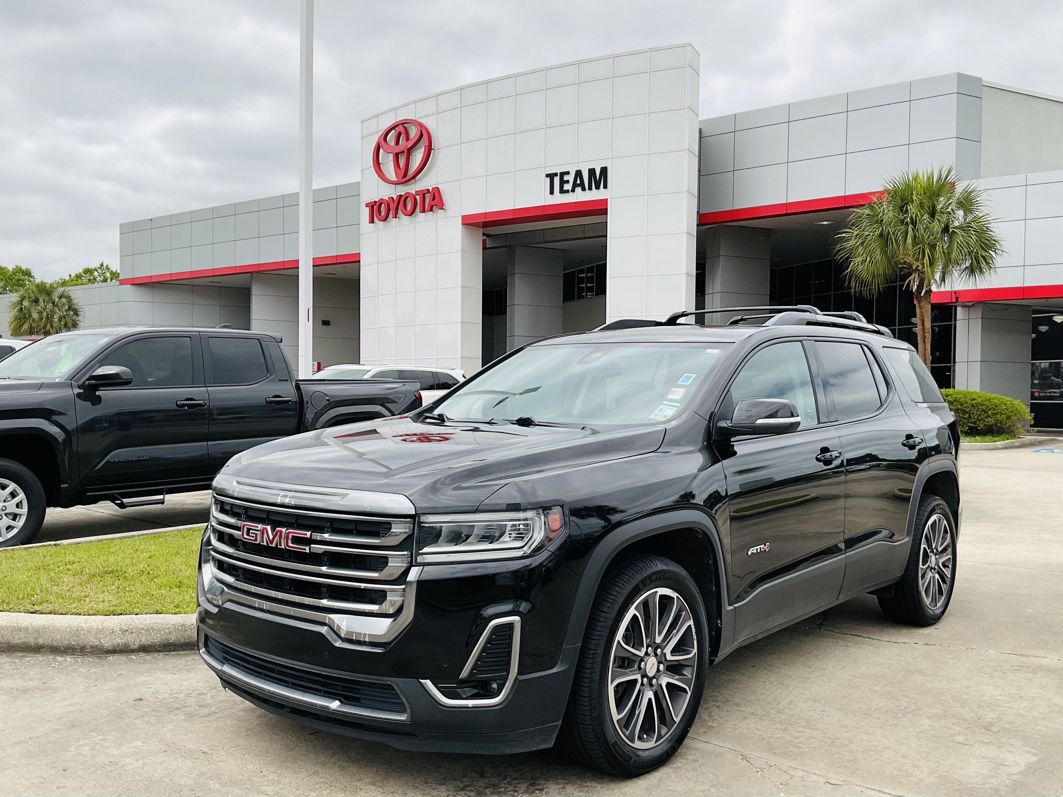 2021 GMC Acadia AT4
