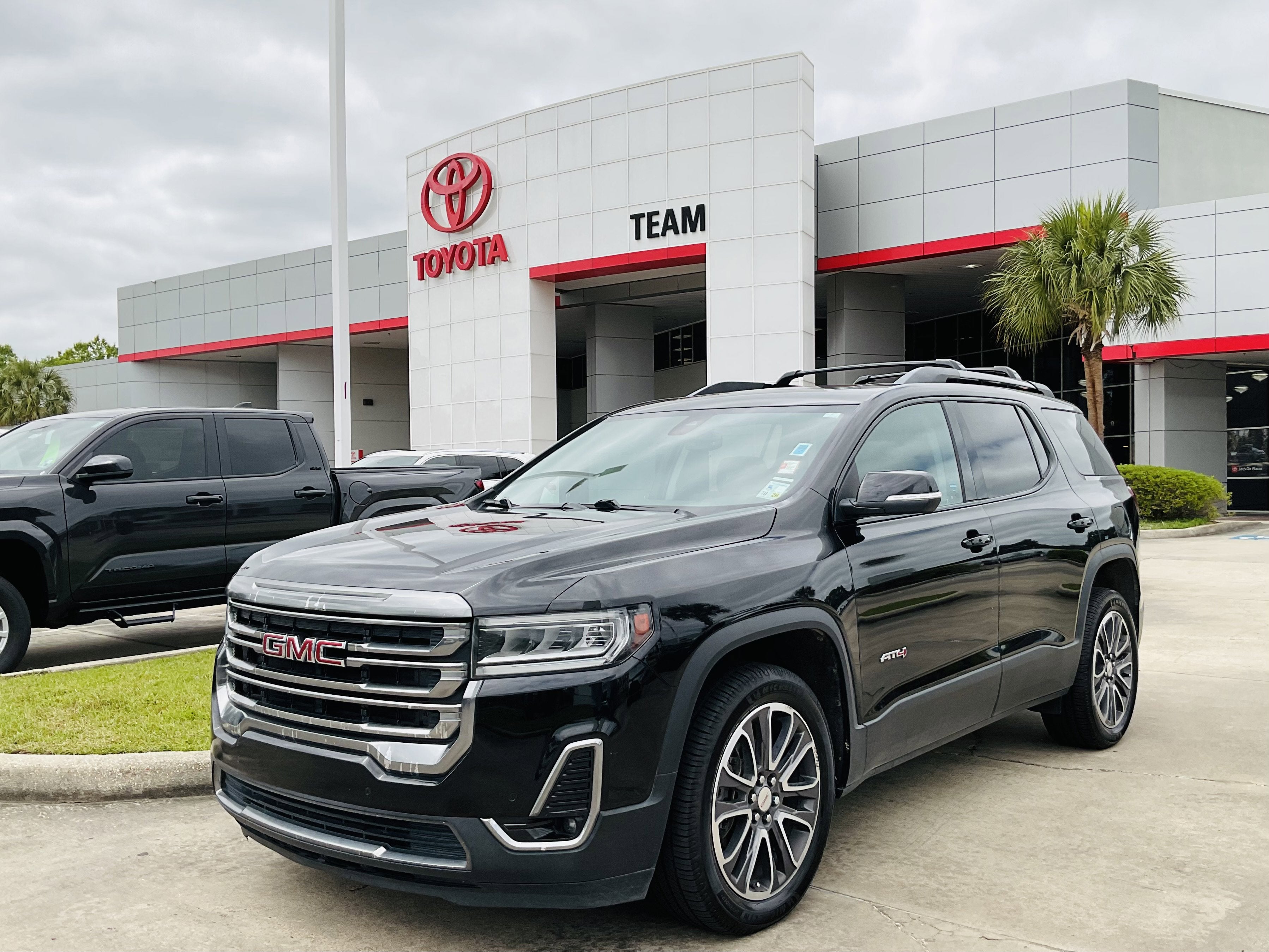 2021 GMC Acadia AT4