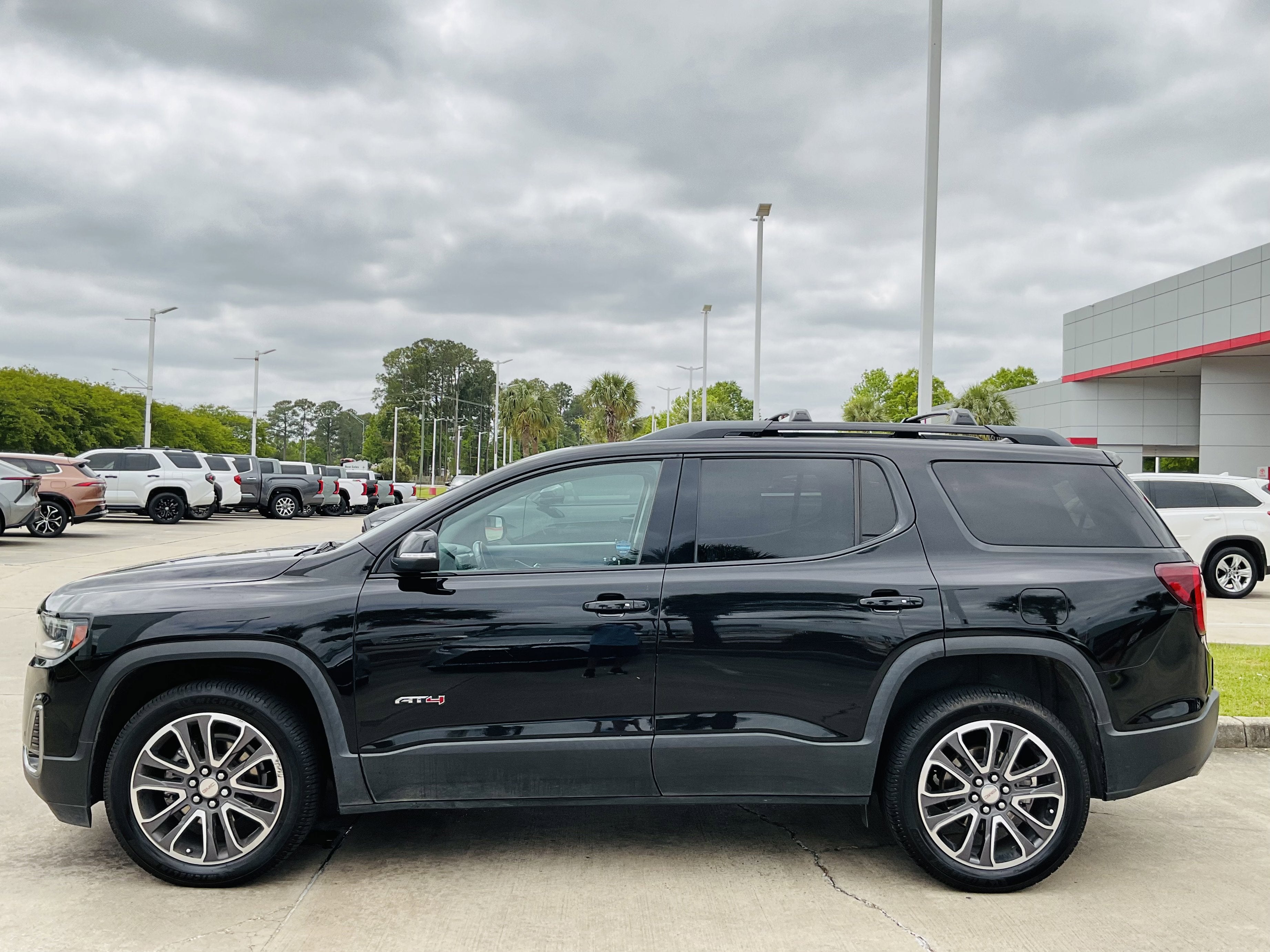 2021 GMC Acadia AT4