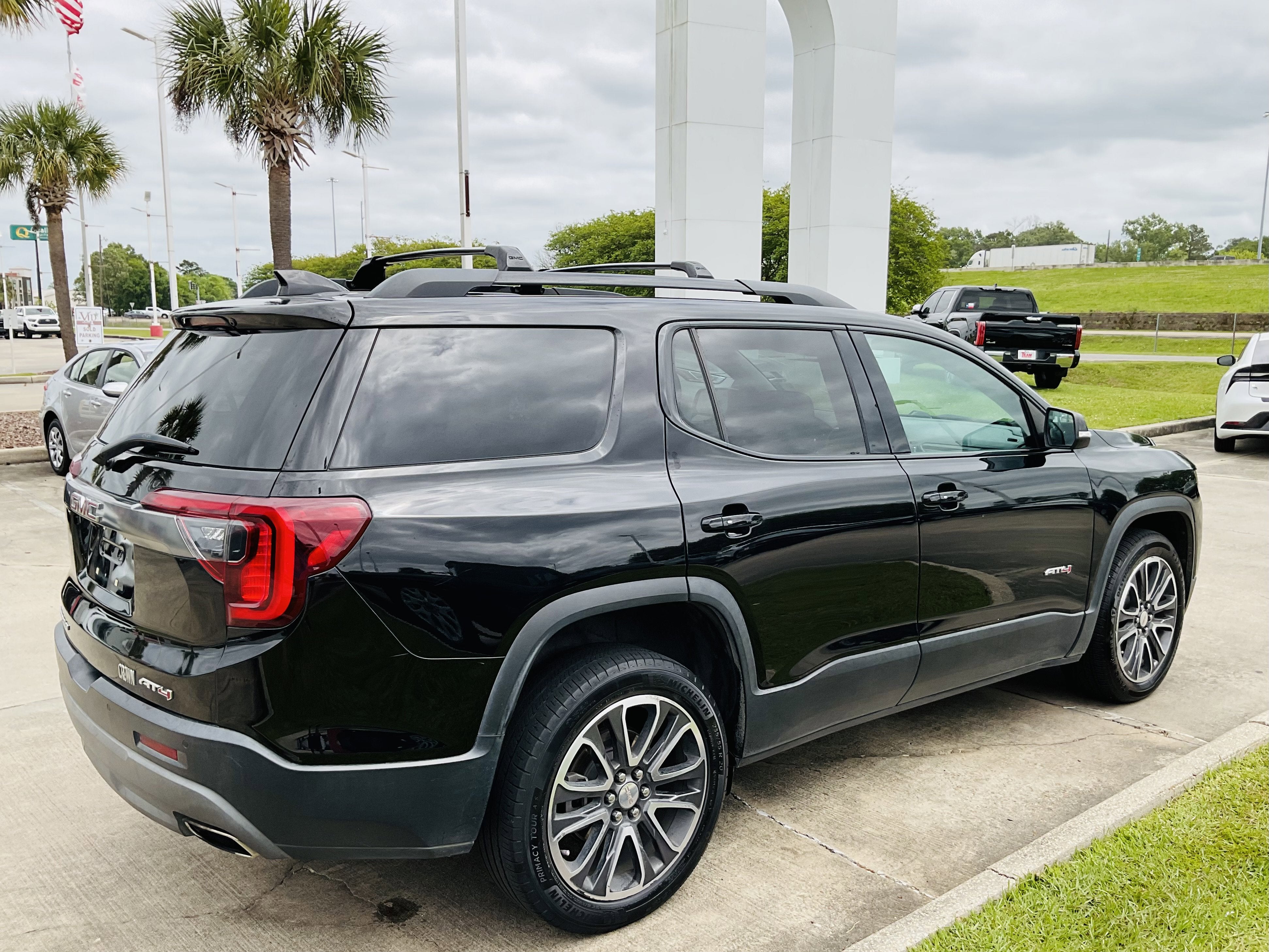 2021 GMC Acadia AT4
