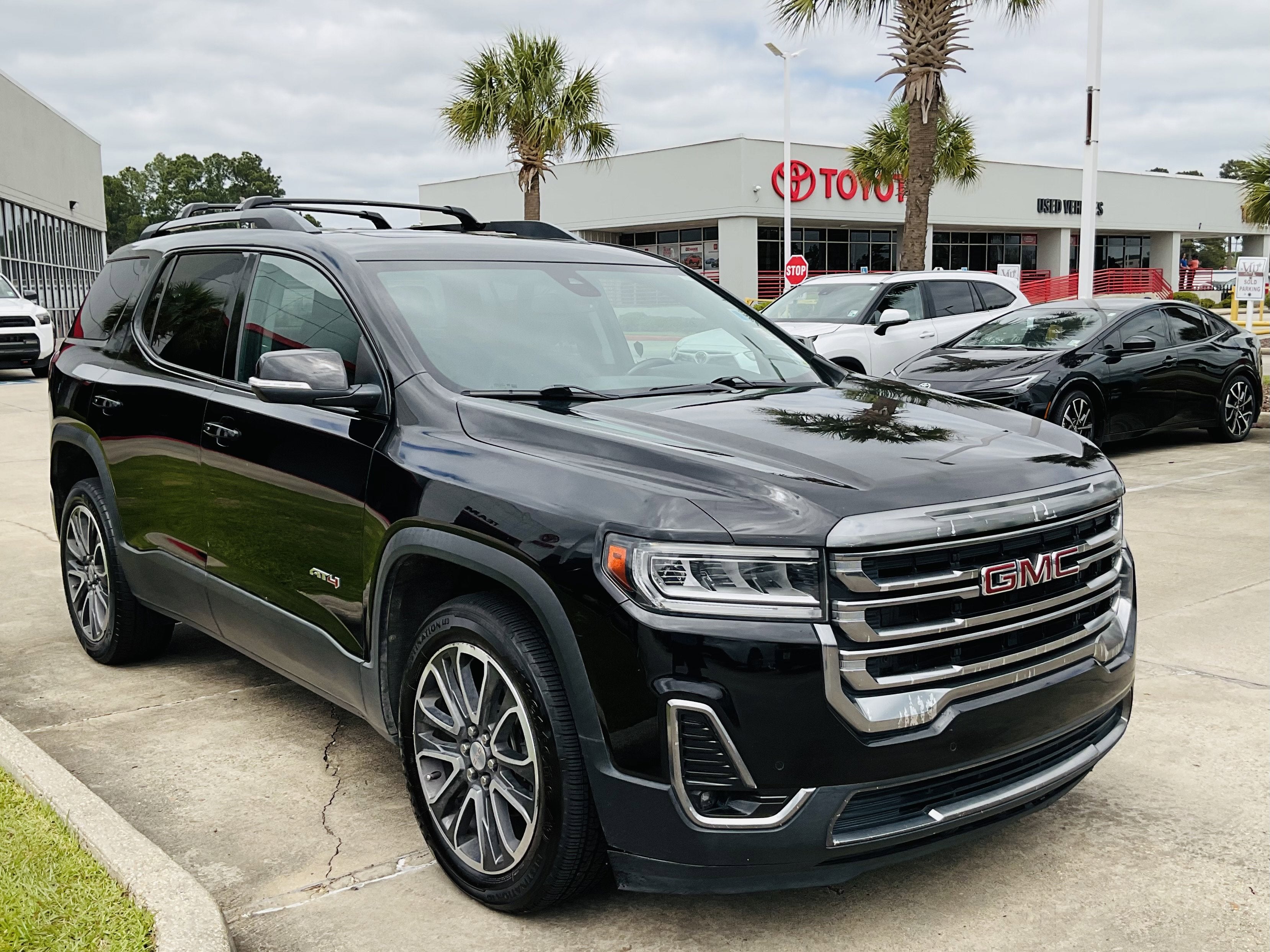 2021 GMC Acadia AT4