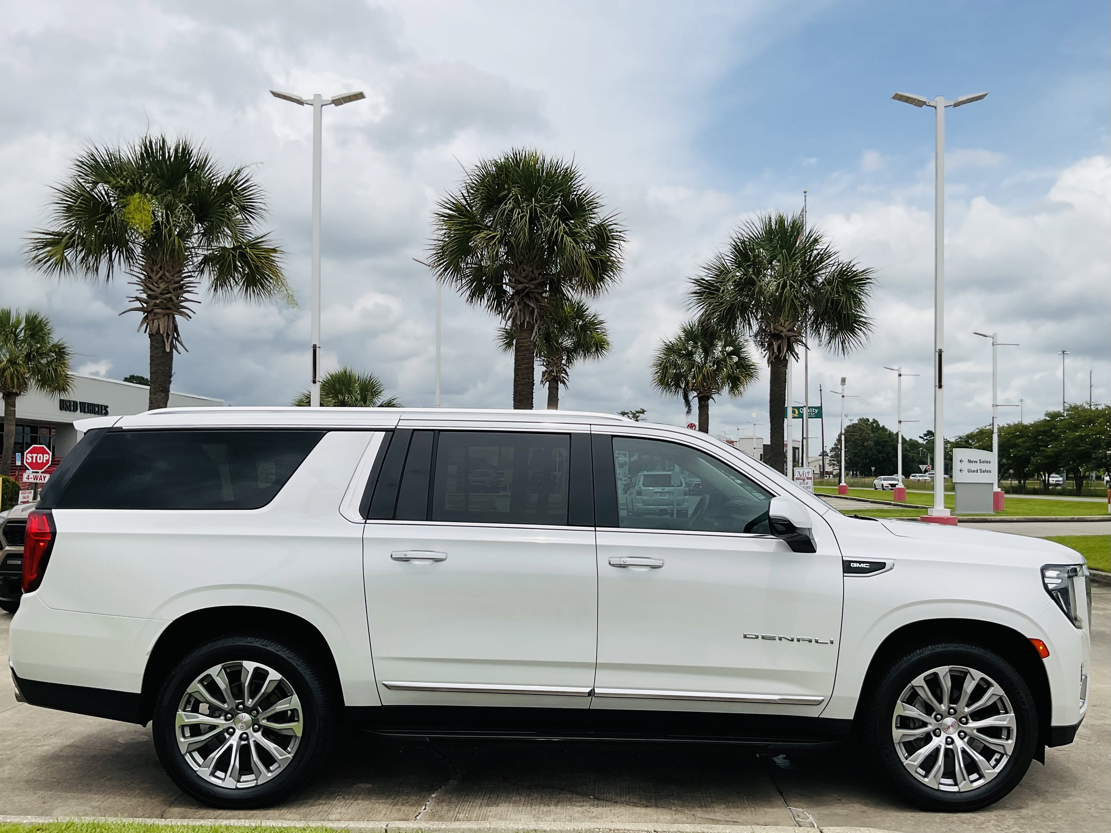 2022 GMC Yukon XL Denali
