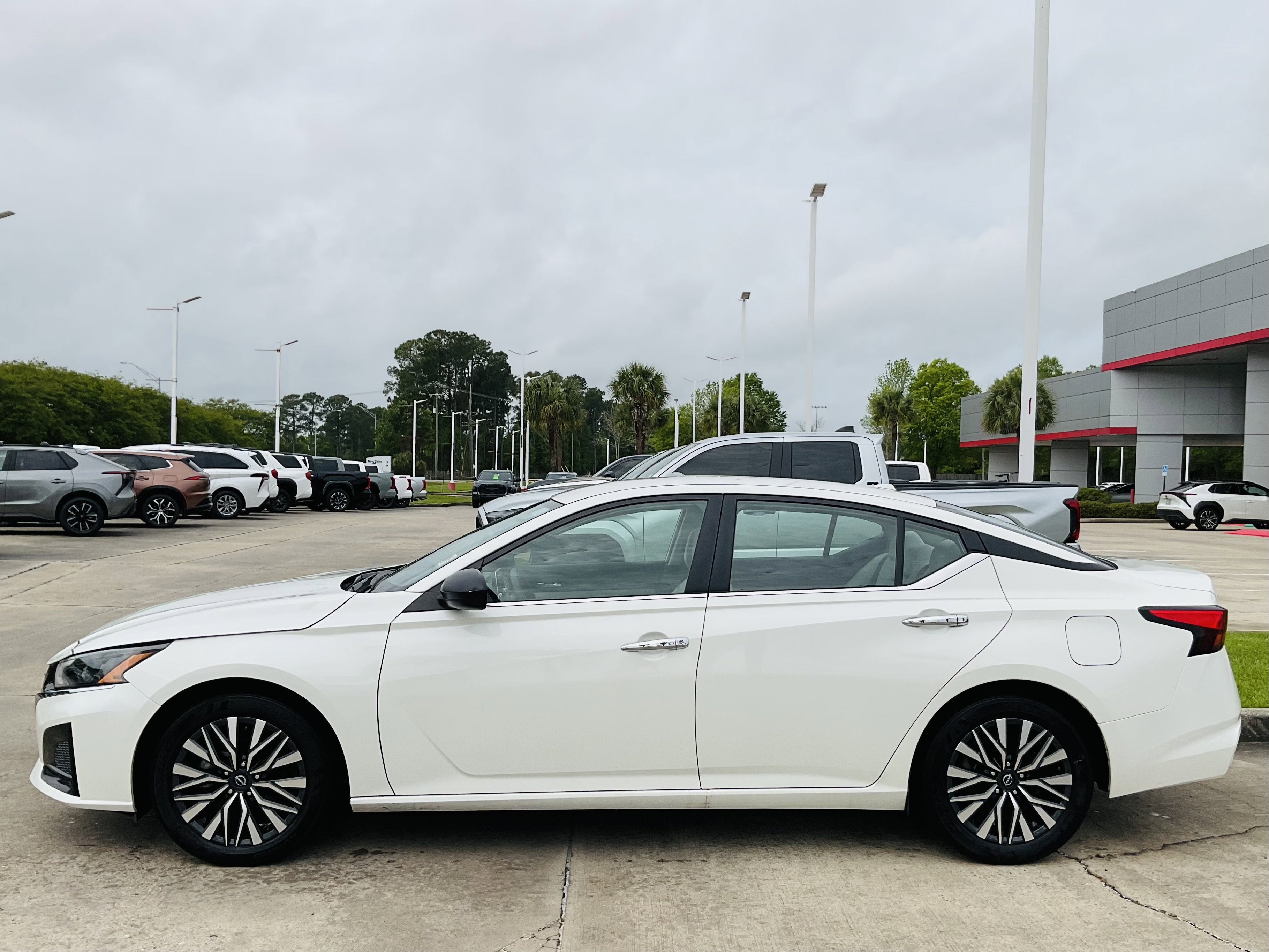 2025 Nissan Altima SV