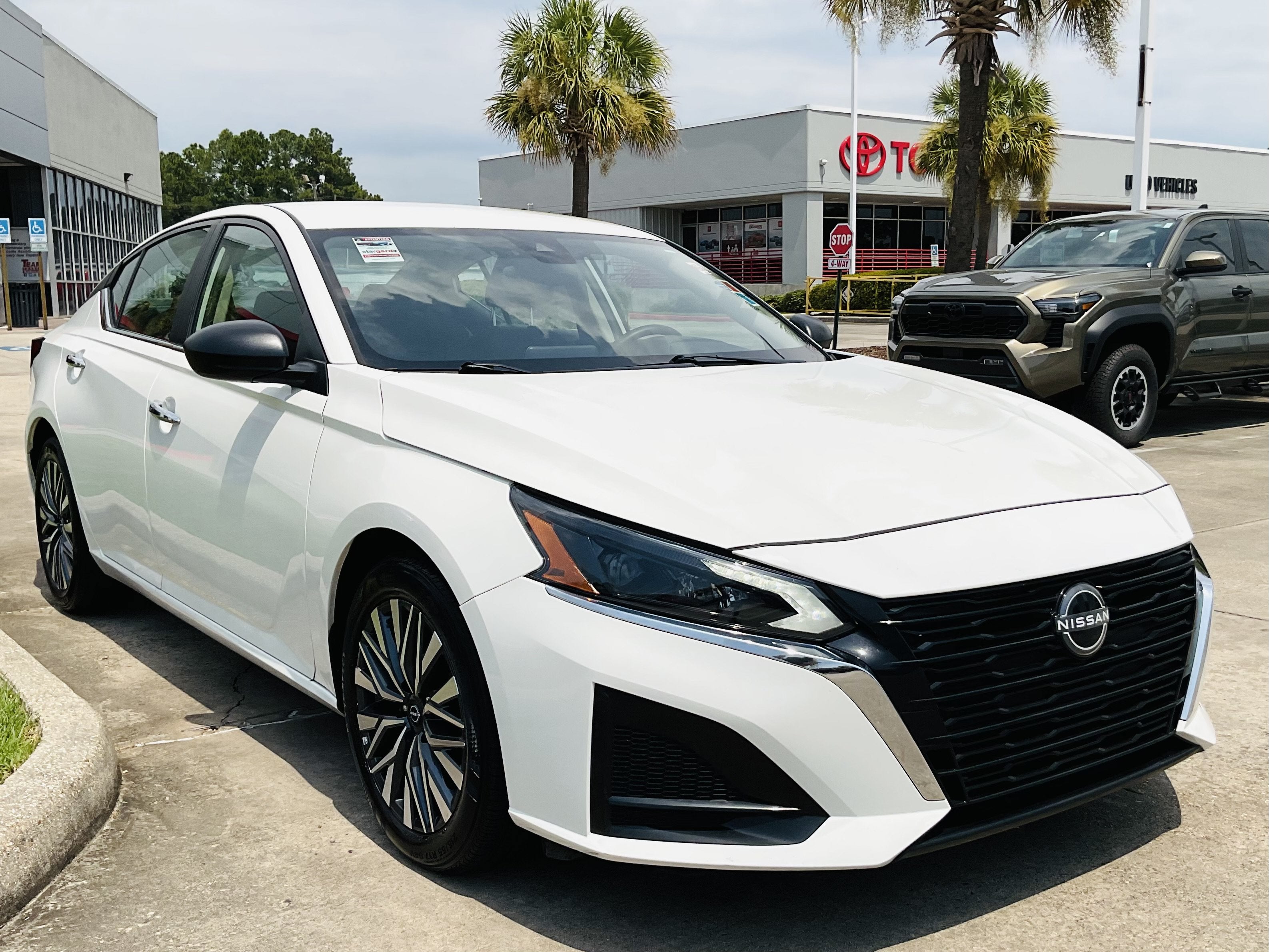 2025 Nissan Altima SV - Photo 8