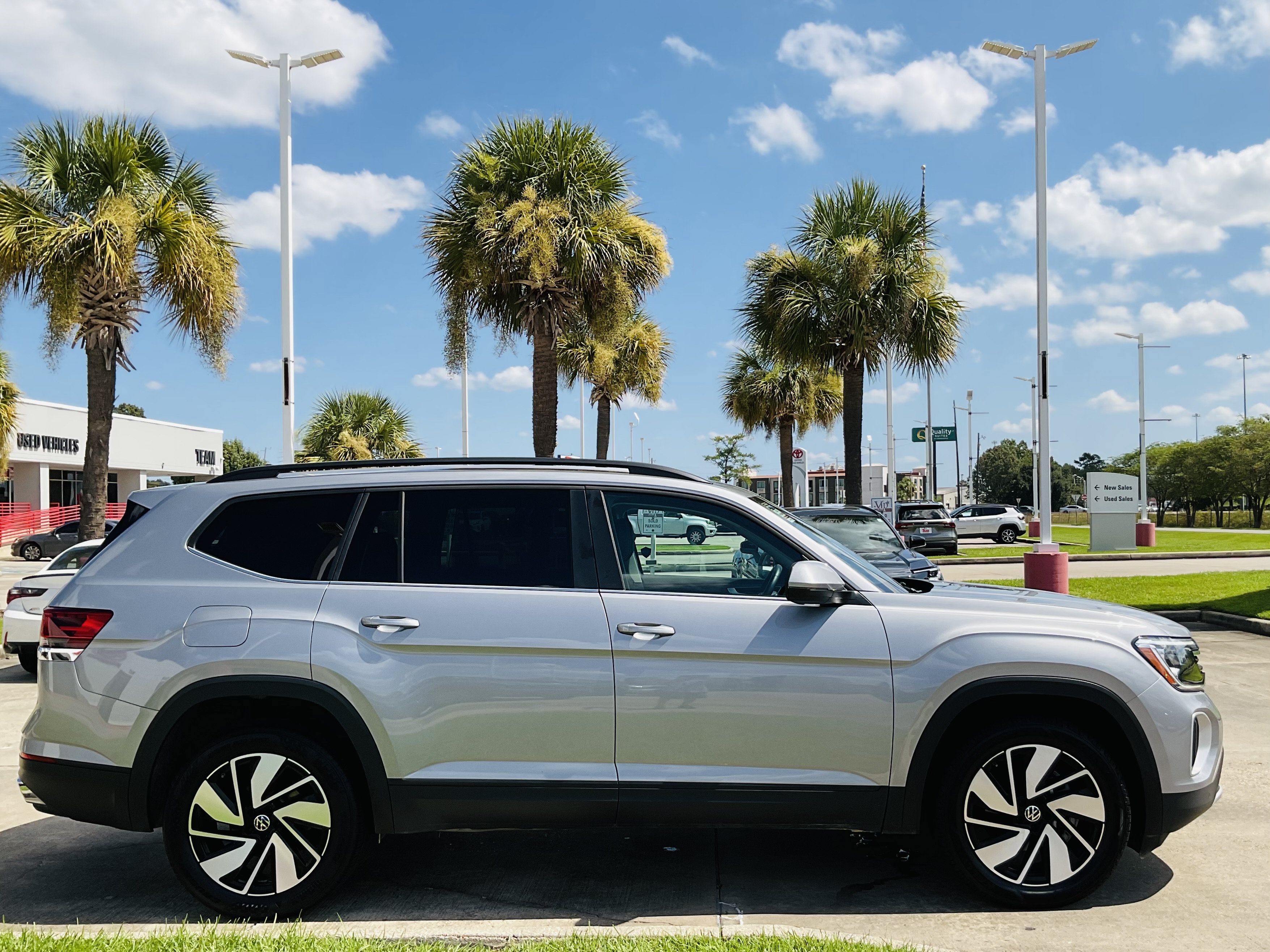 2026 Volkswagen Atlas 2.0T SE w/Technology