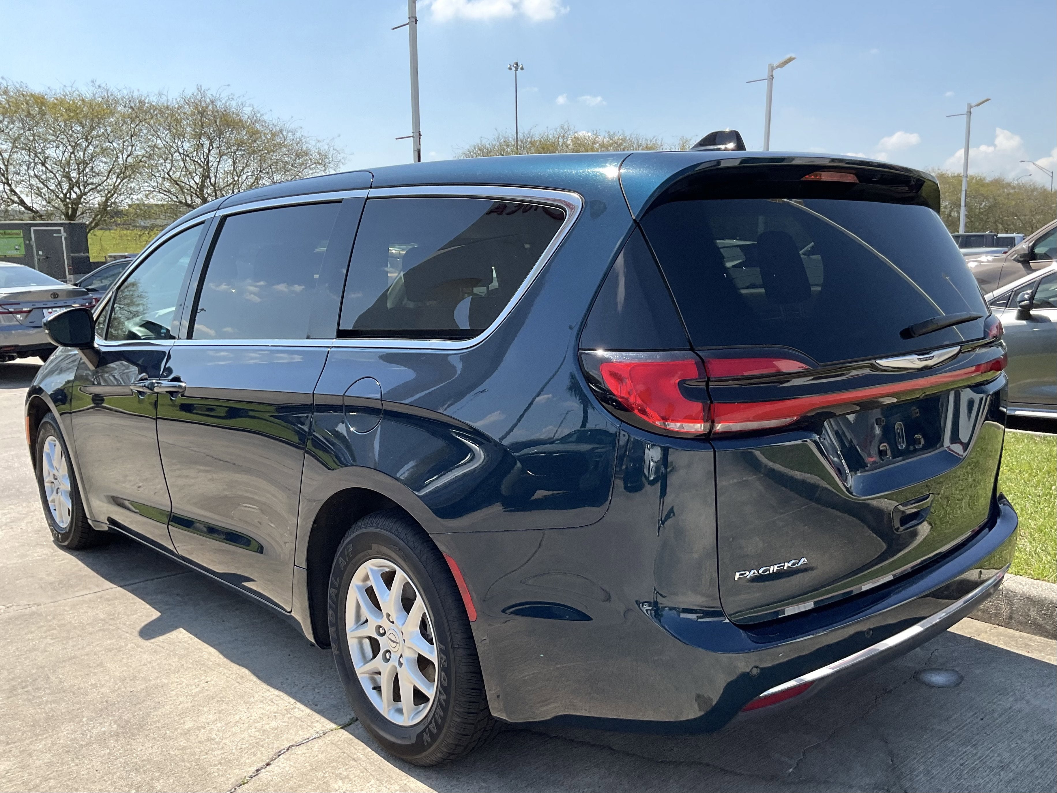 2023 Chrysler Pacifica Touring L