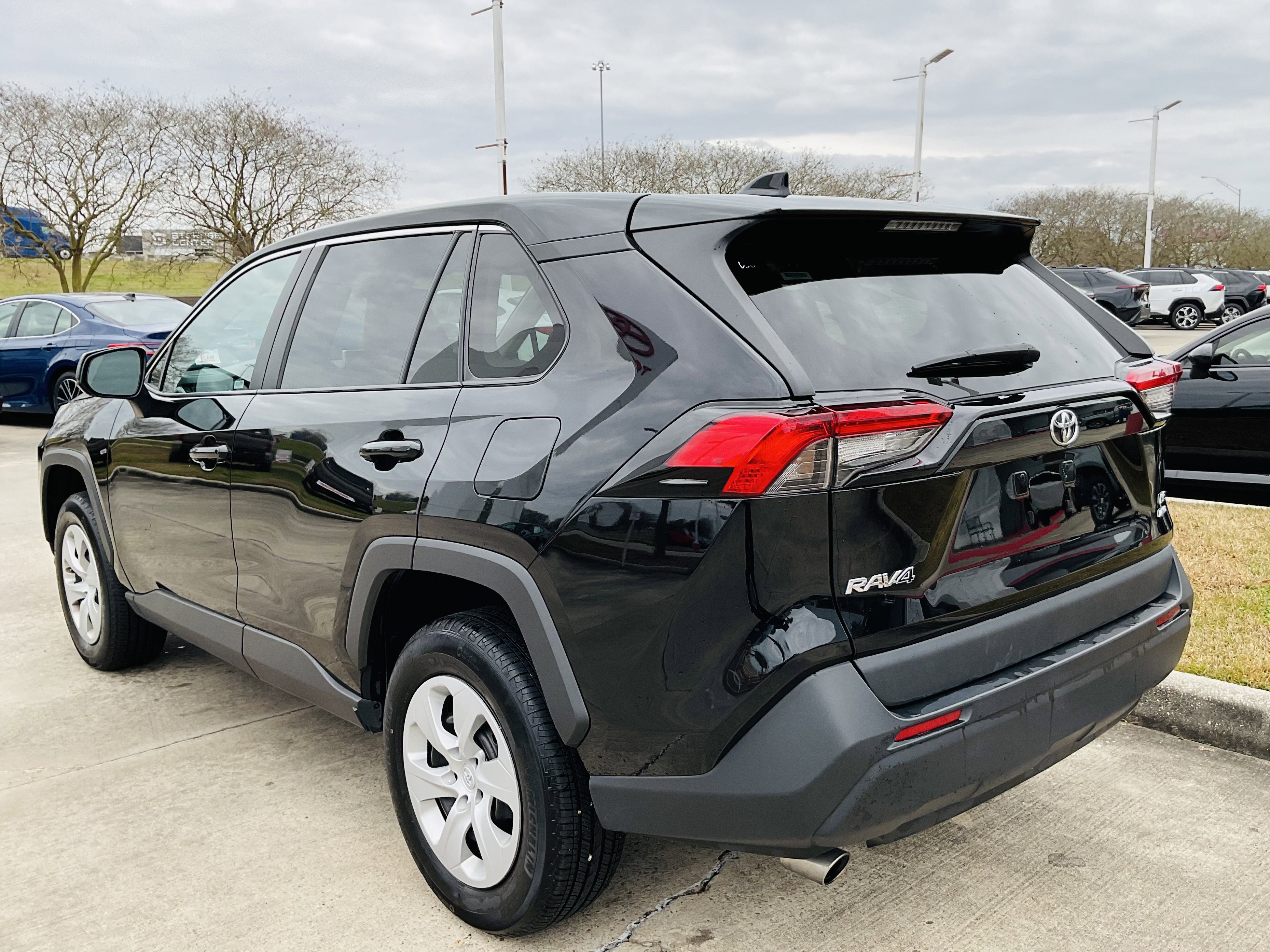2024 Toyota RAV4 LE