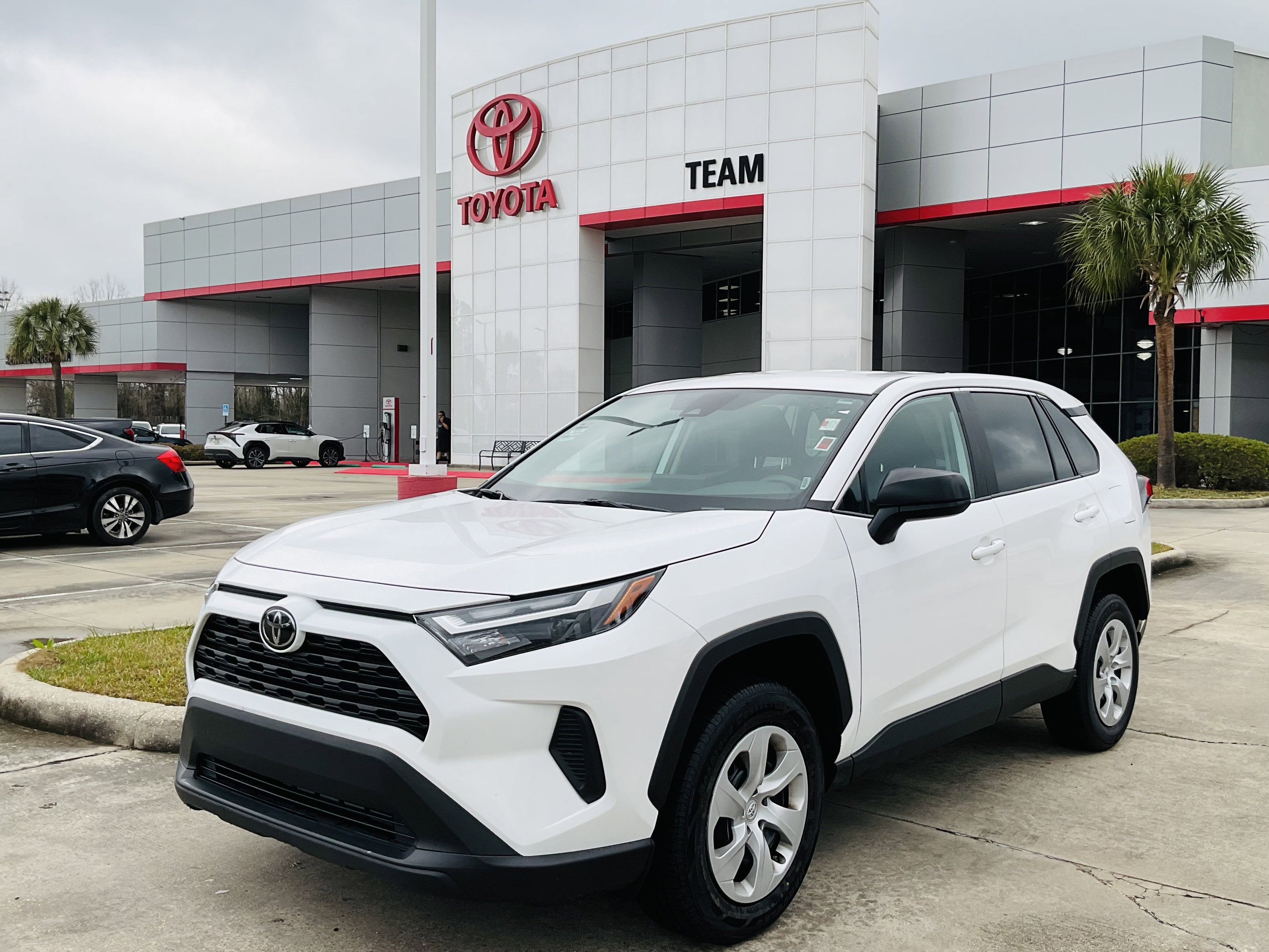 2025 Toyota RAV4 LE