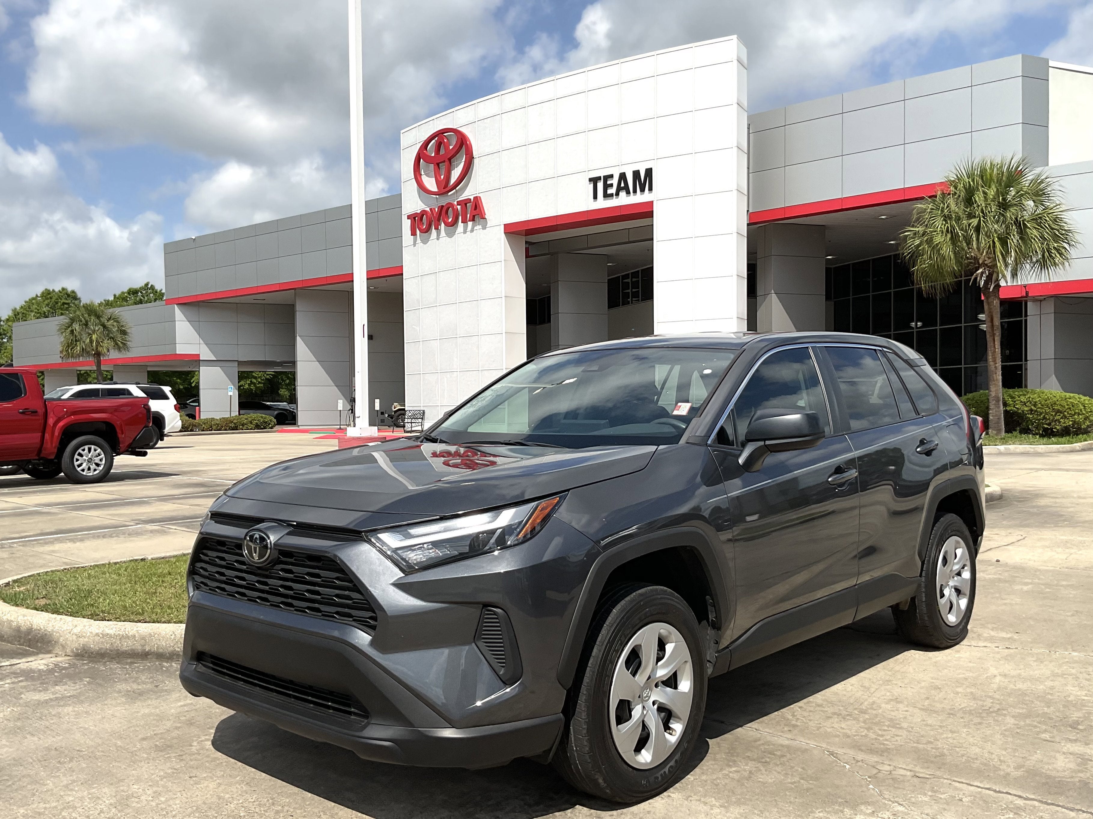 2023 Toyota RAV4 LE
