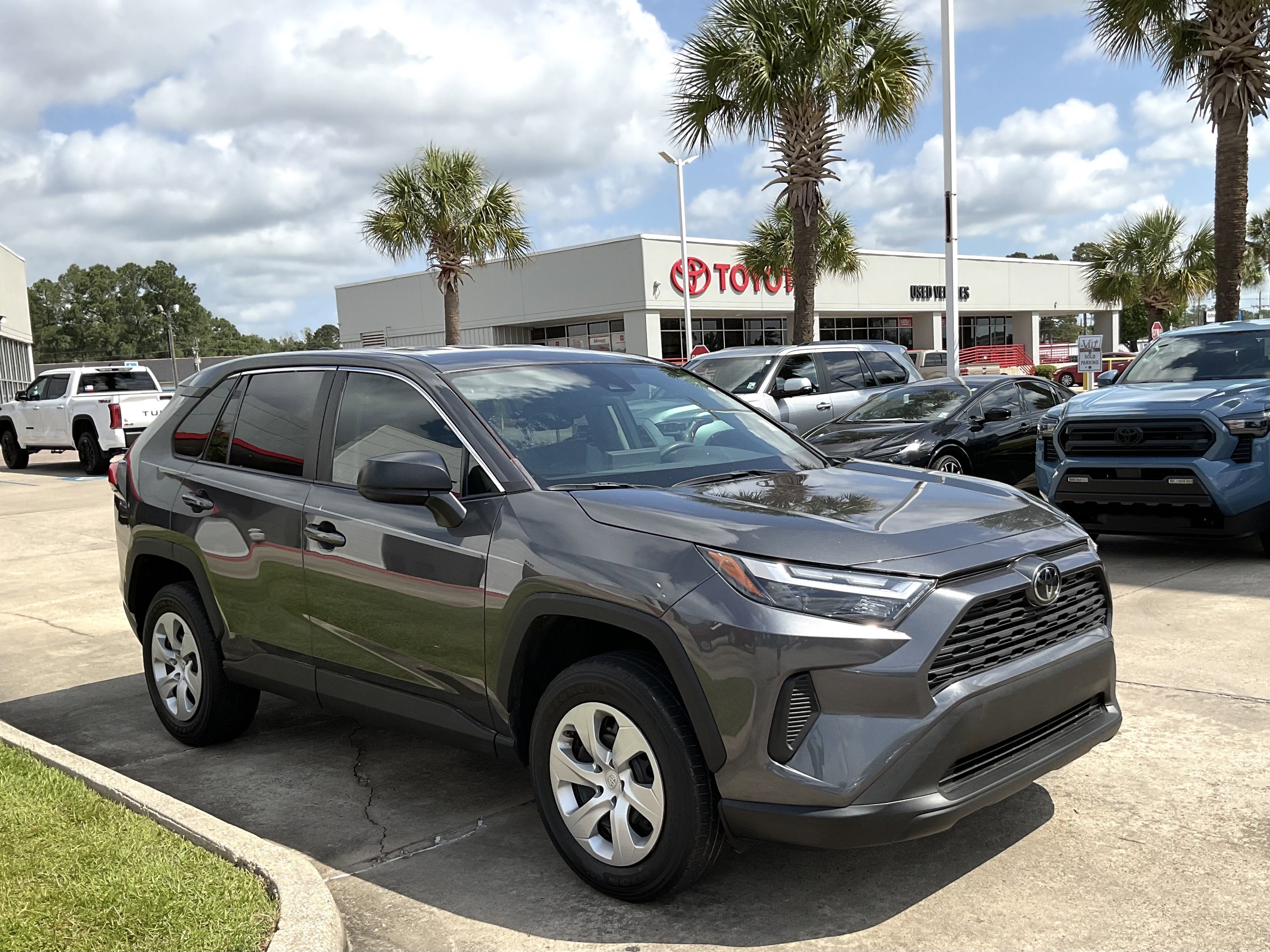 2023 Toyota RAV4 LE