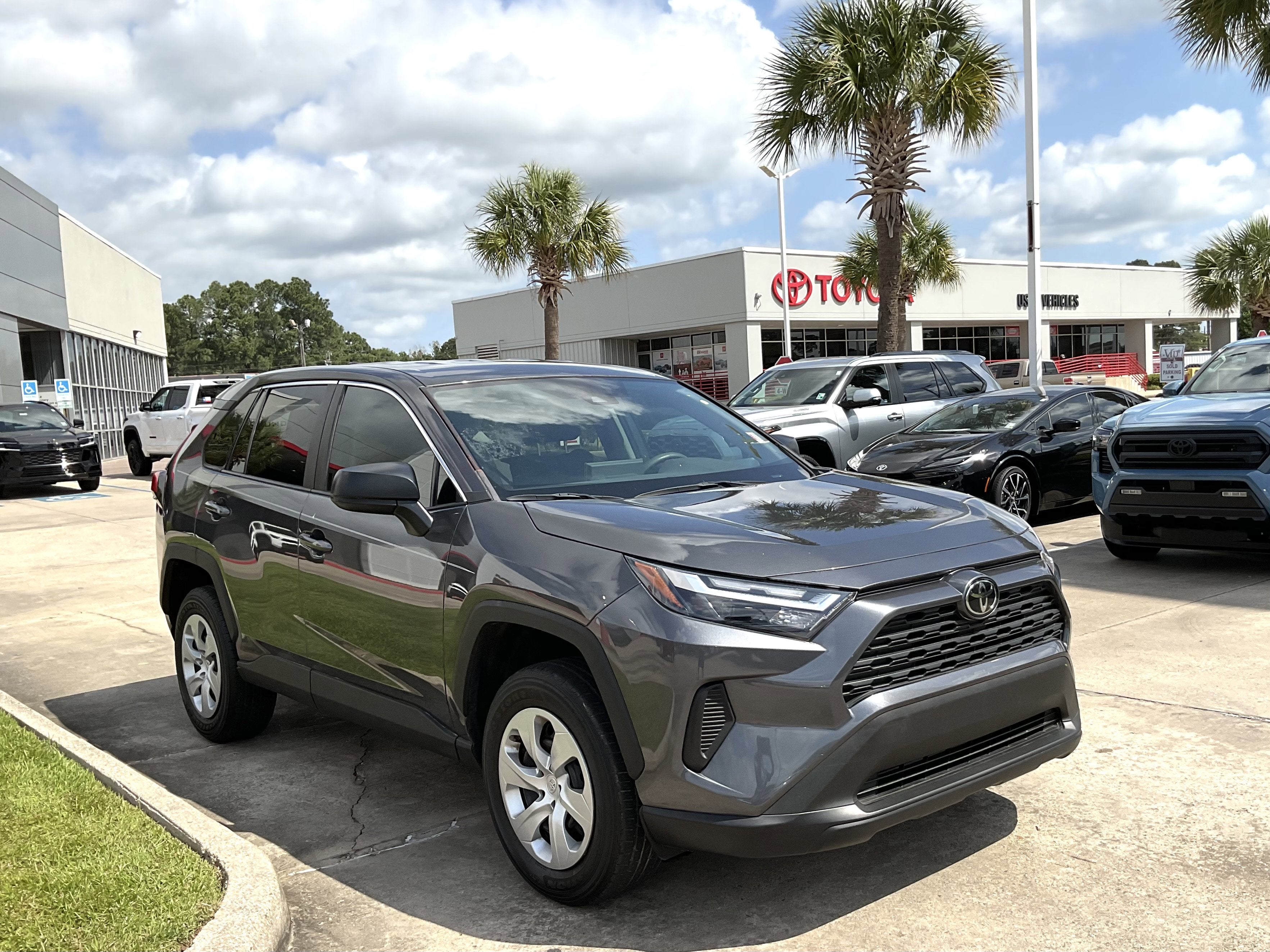 2023 Toyota RAV4 LE