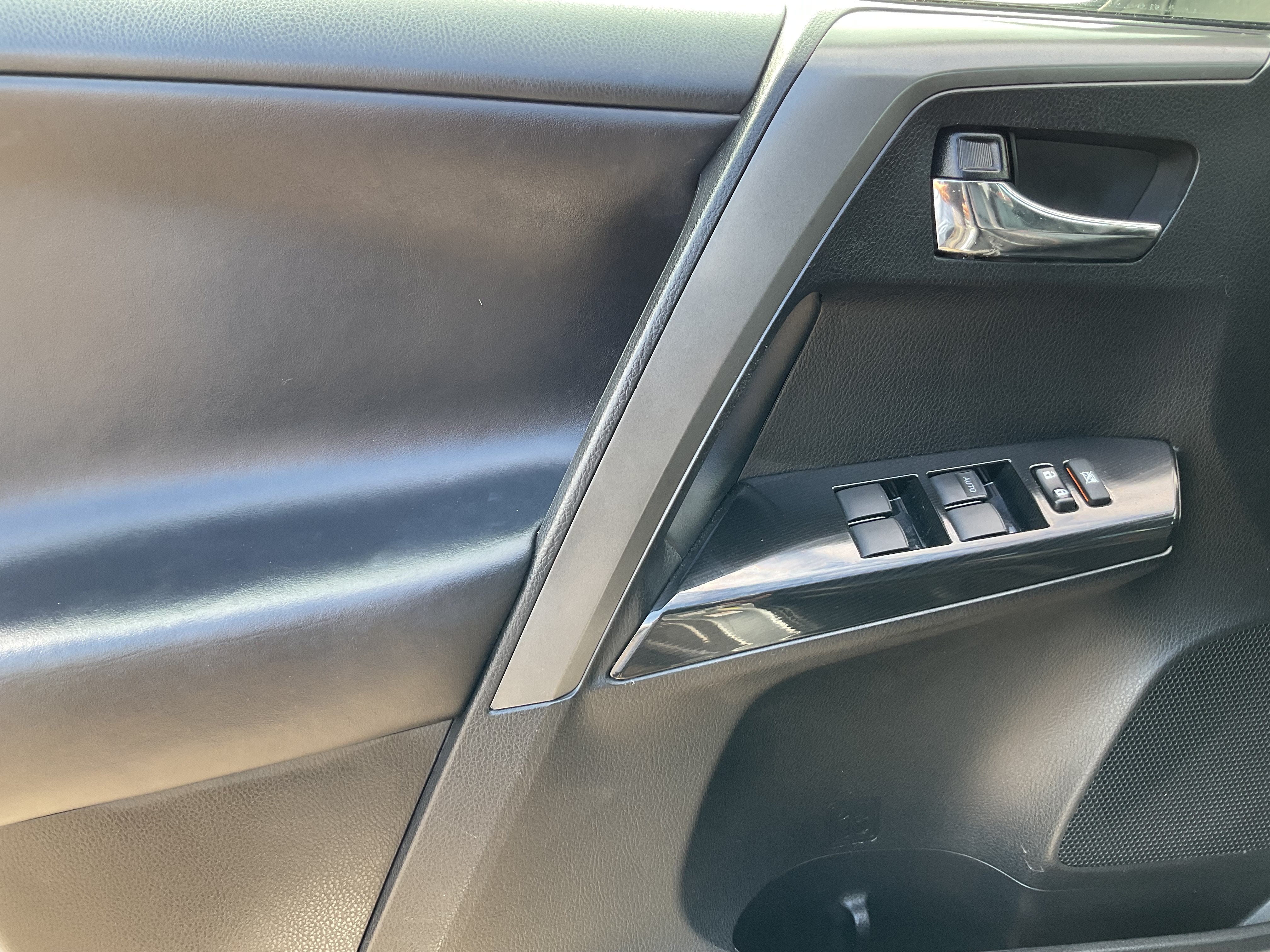 2018 Toyota RAV4 SE