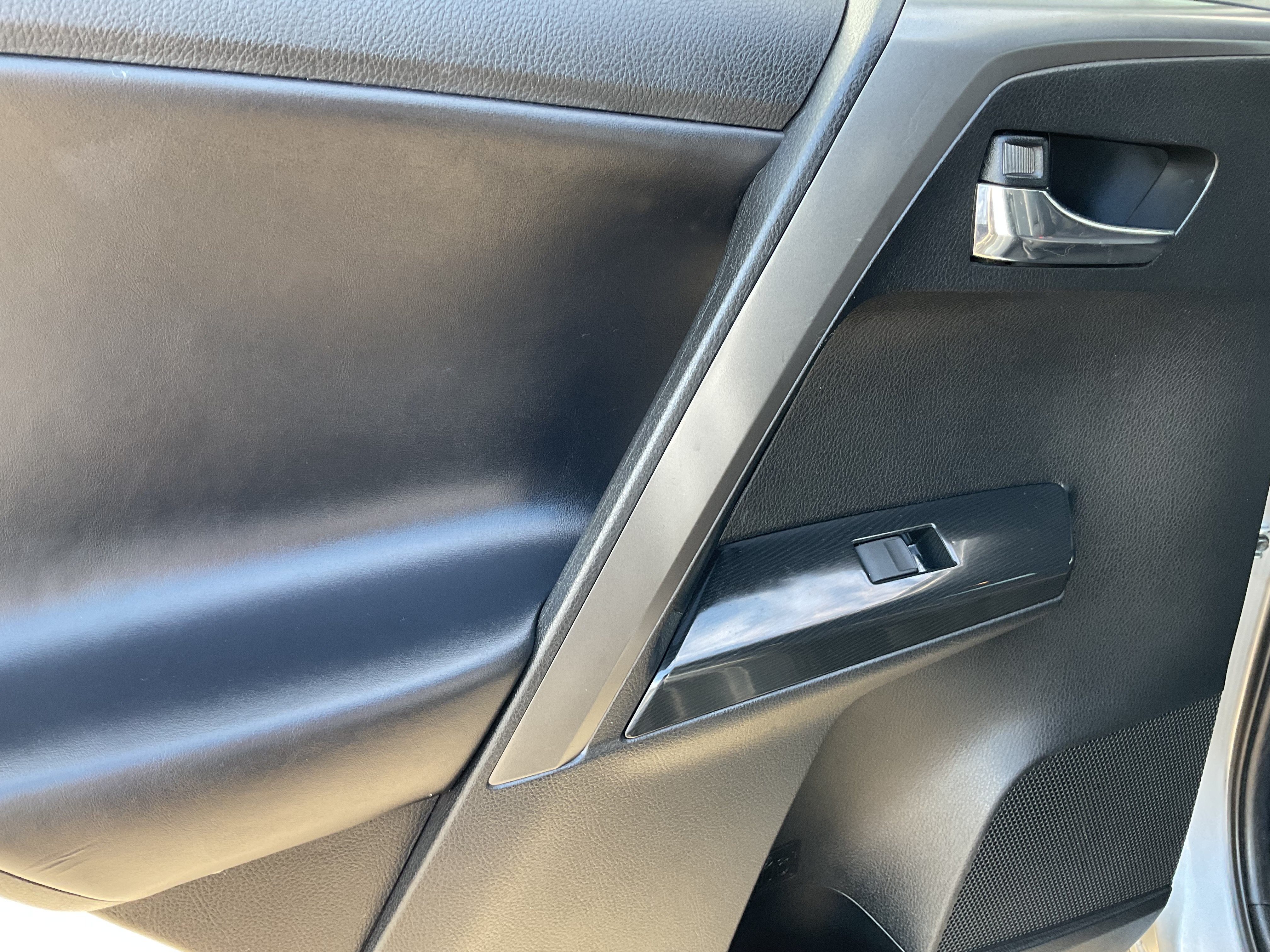 2018 Toyota RAV4 SE