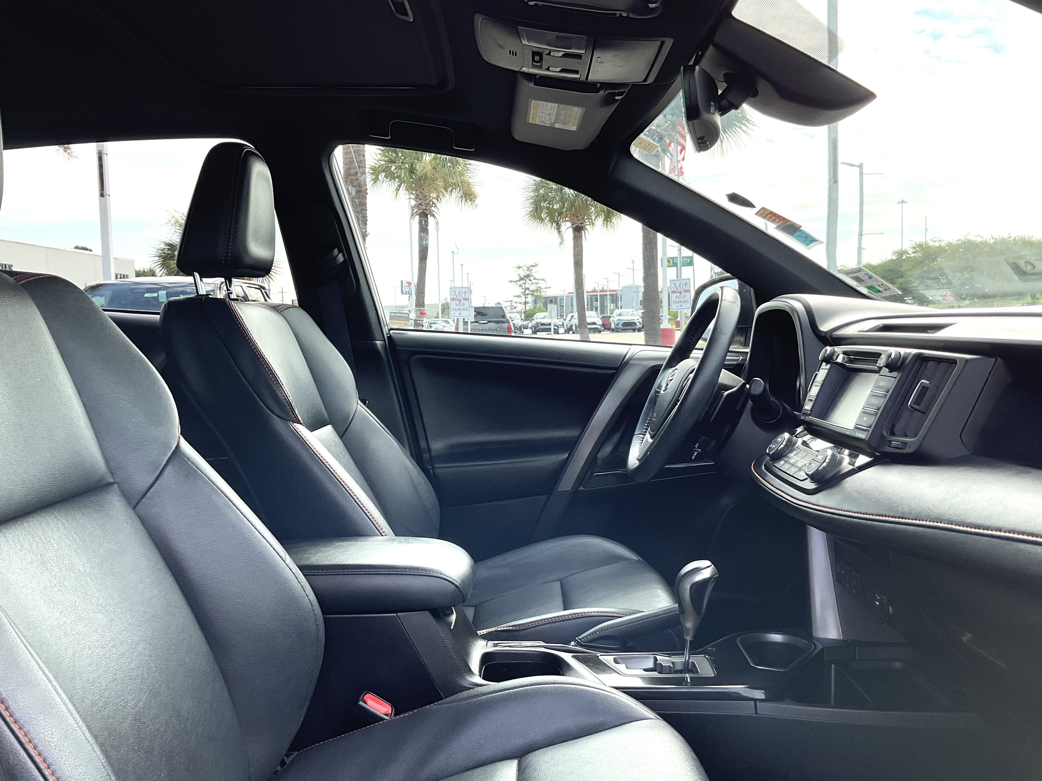 2018 Toyota RAV4 SE