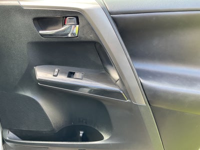 2018 Toyota RAV4 SE