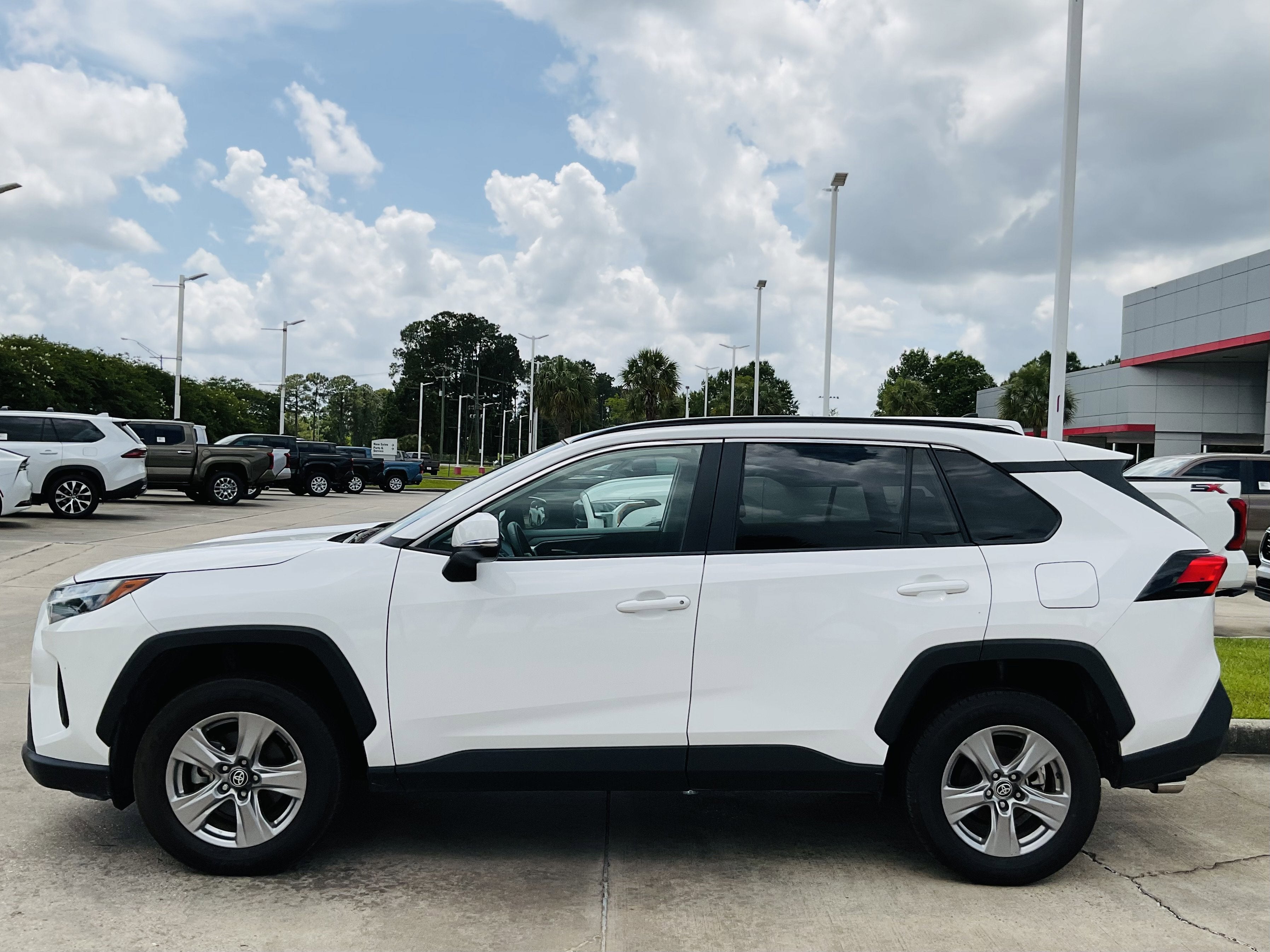 2024 Toyota RAV4 XLE