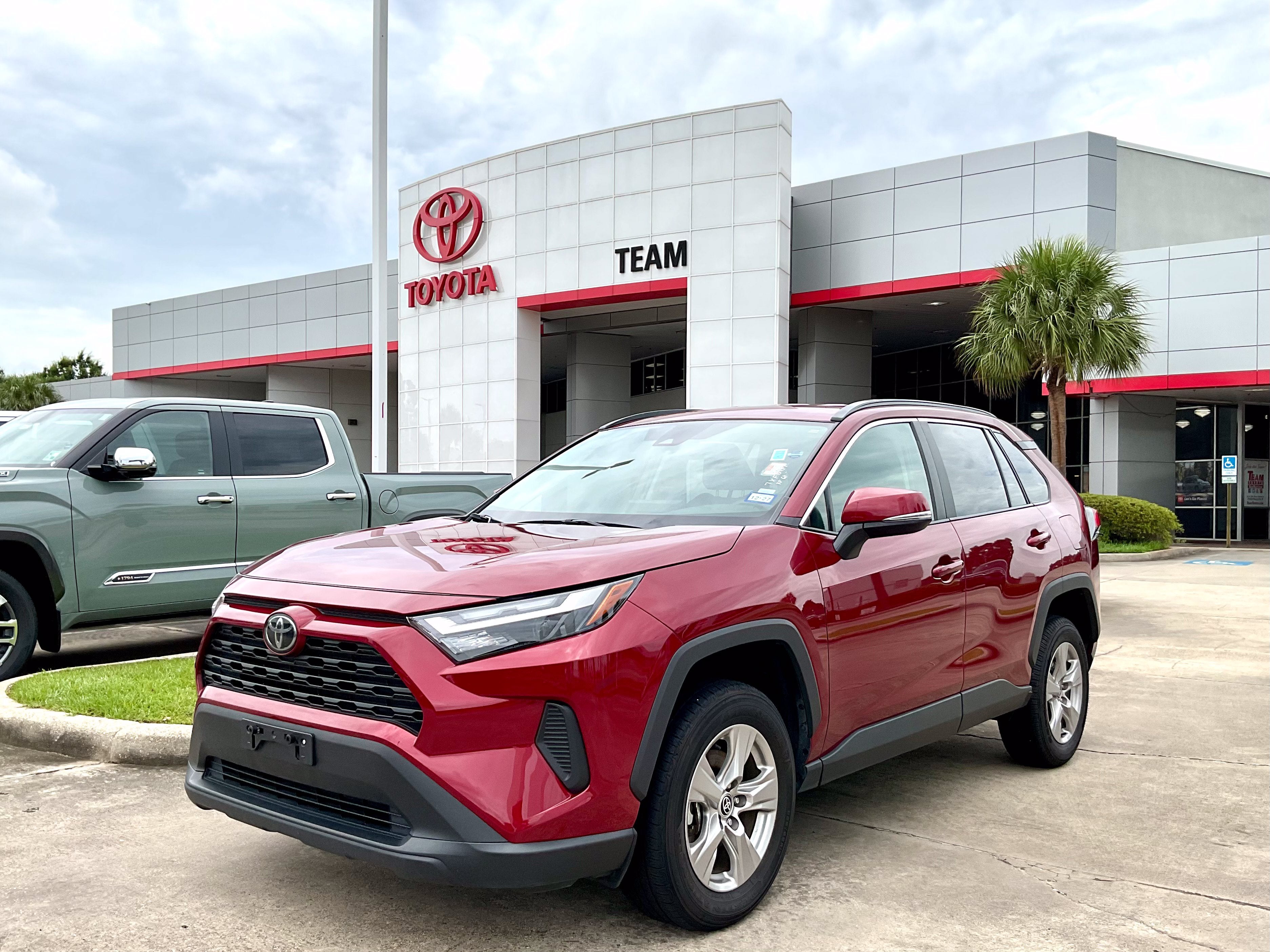 2025 Toyota RAV4 XLE