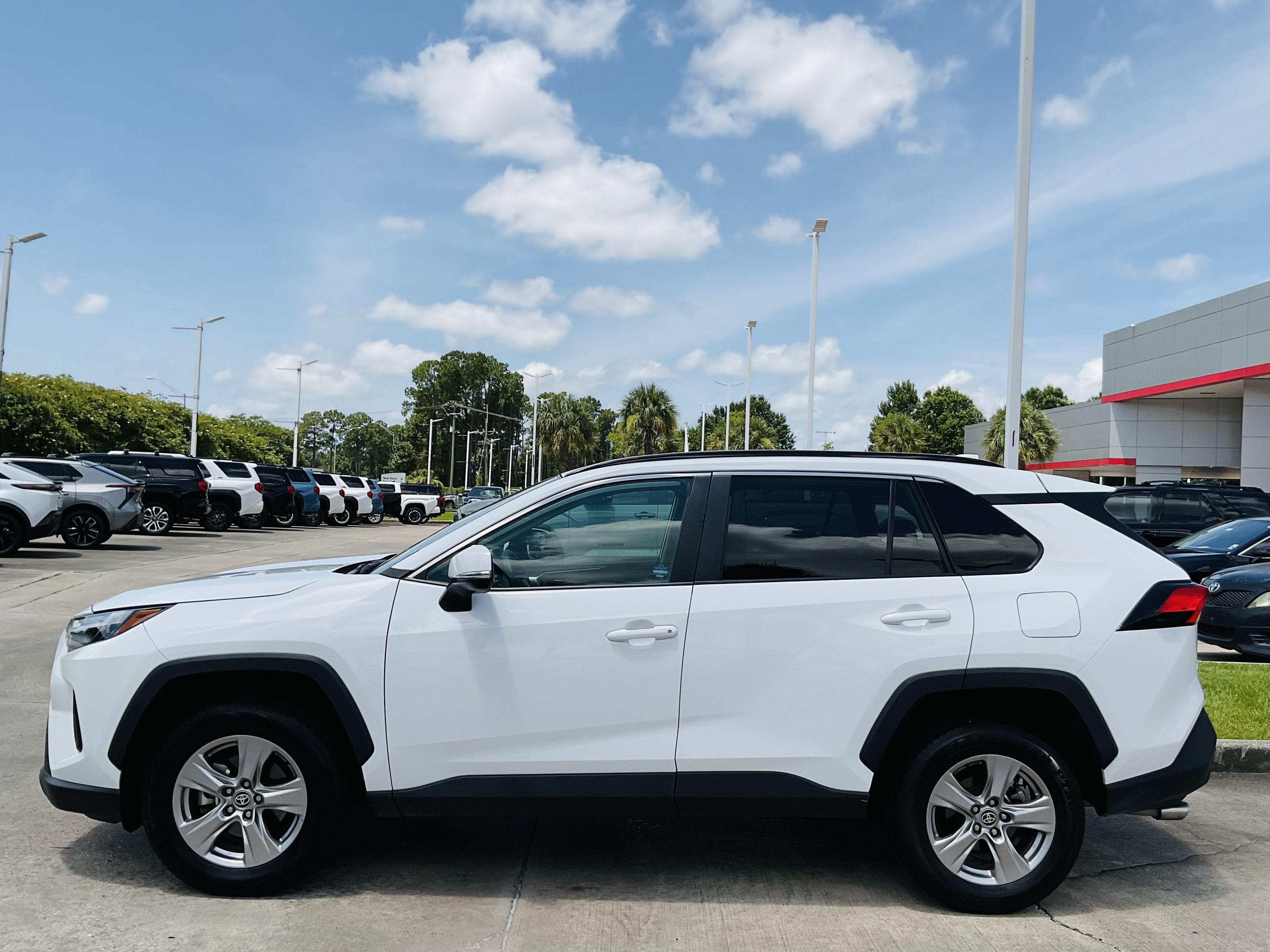 2025 Toyota RAV4 XLE