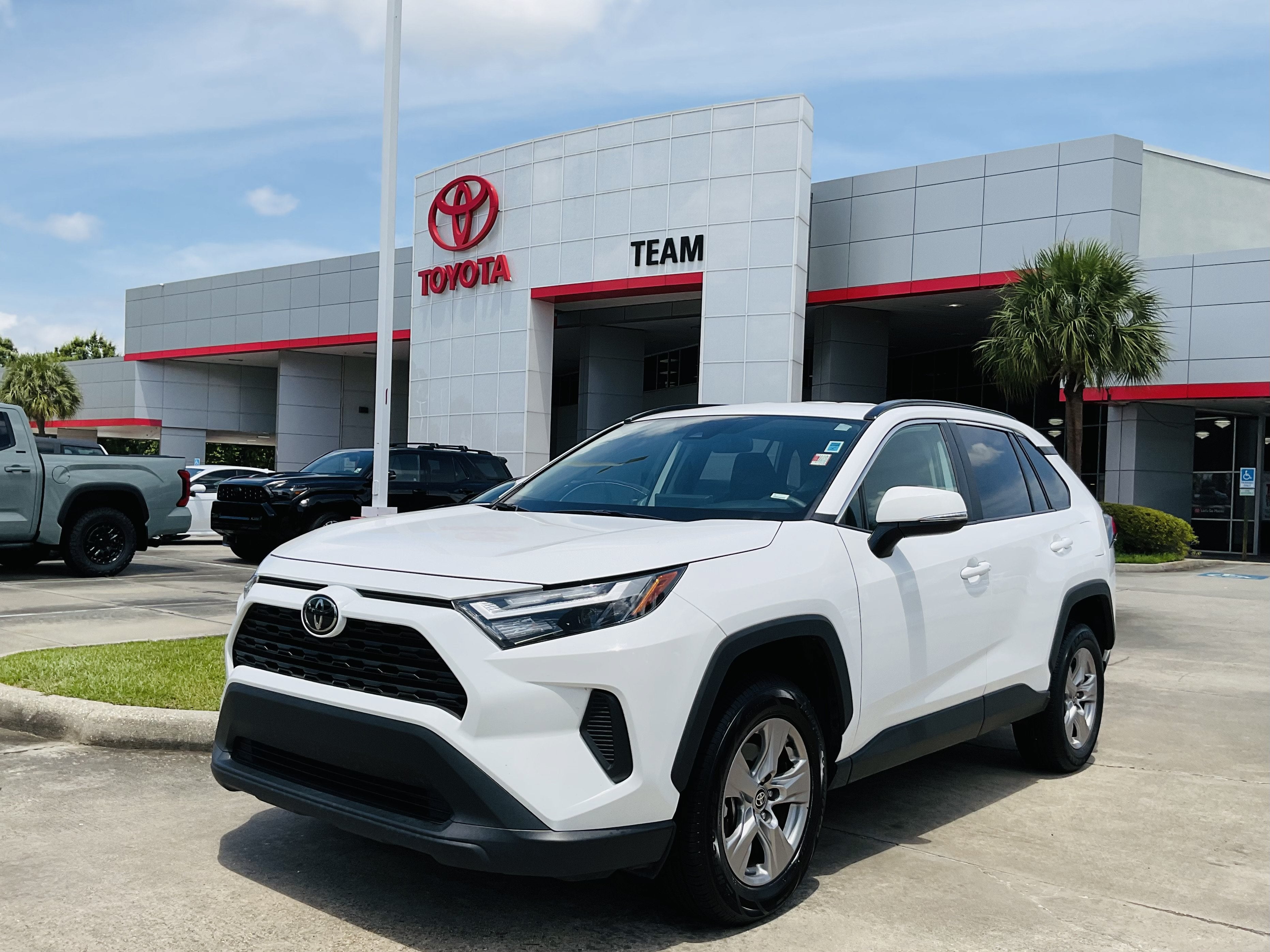 2025 Toyota RAV4 XLE