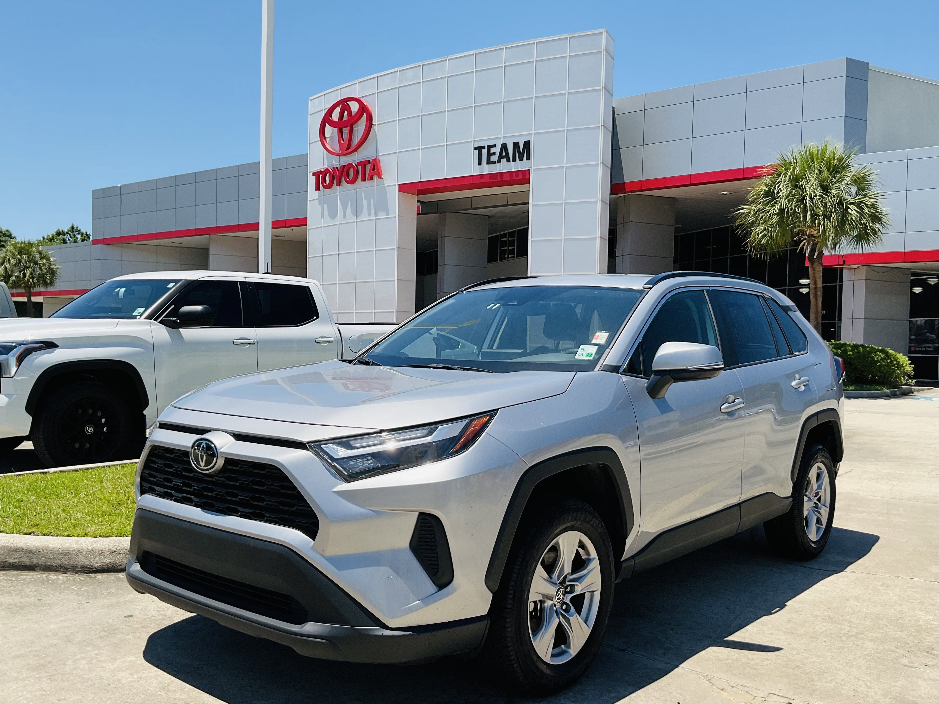 2025 Toyota RAV4 XLE