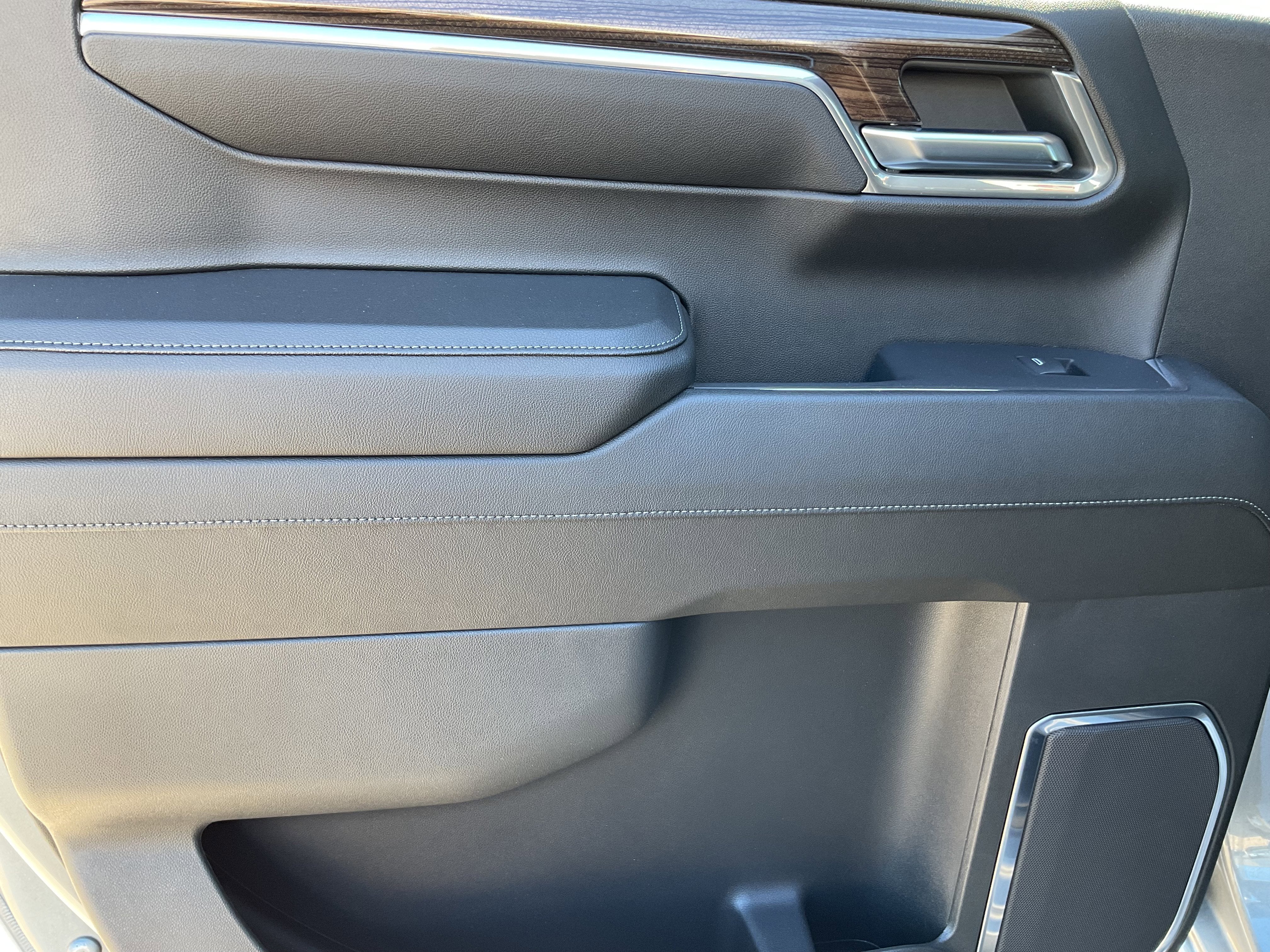 2023 Chevrolet Silverado RST