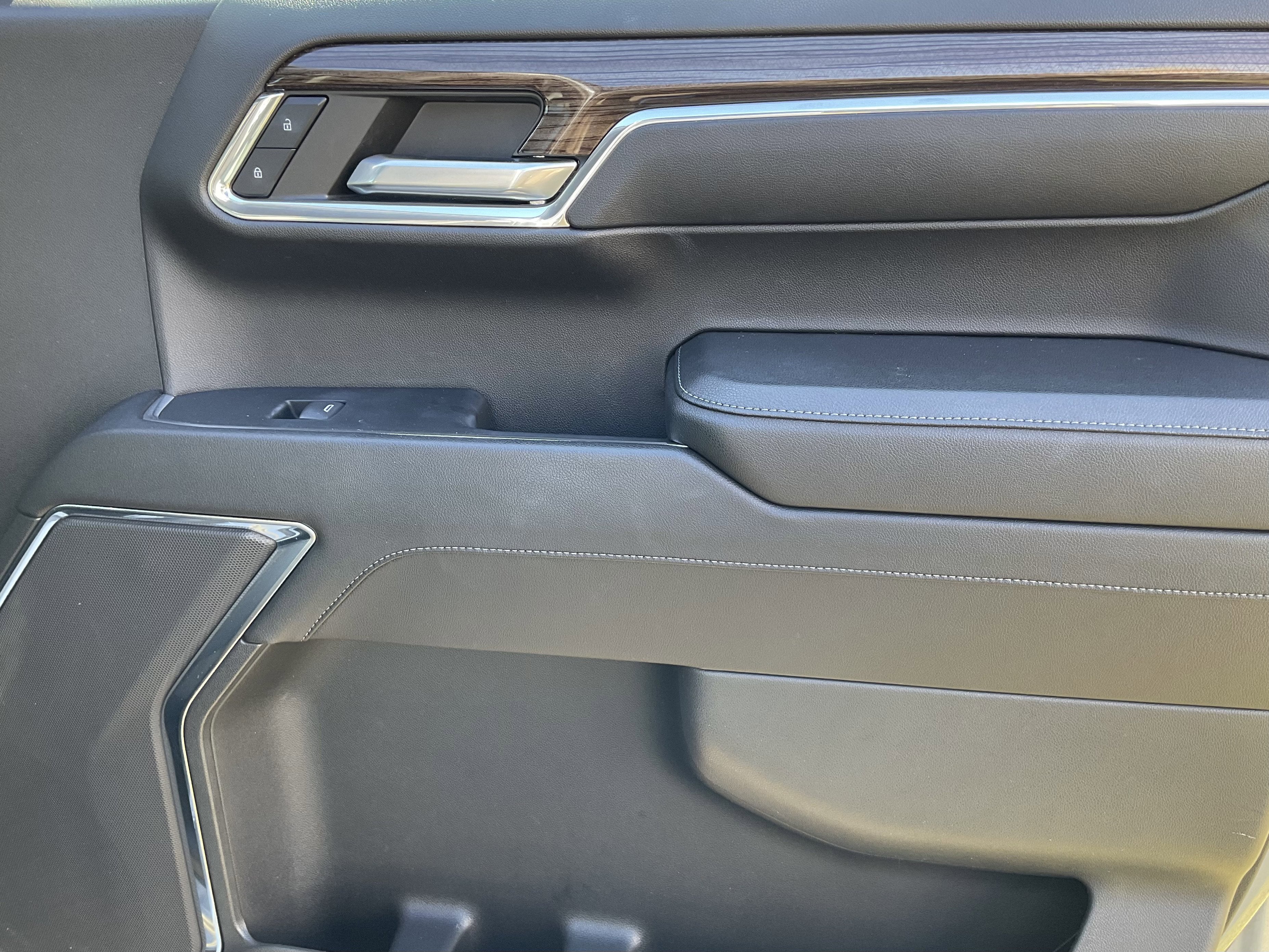 2023 Chevrolet Silverado RST