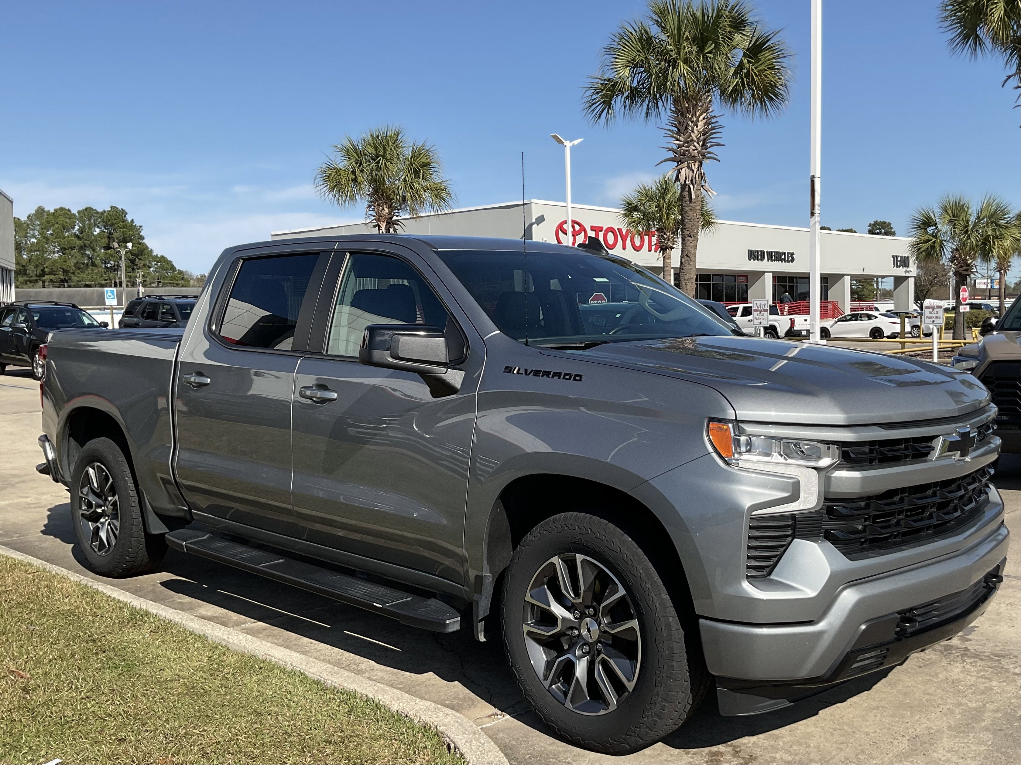 2023 Chevrolet Silverado RST