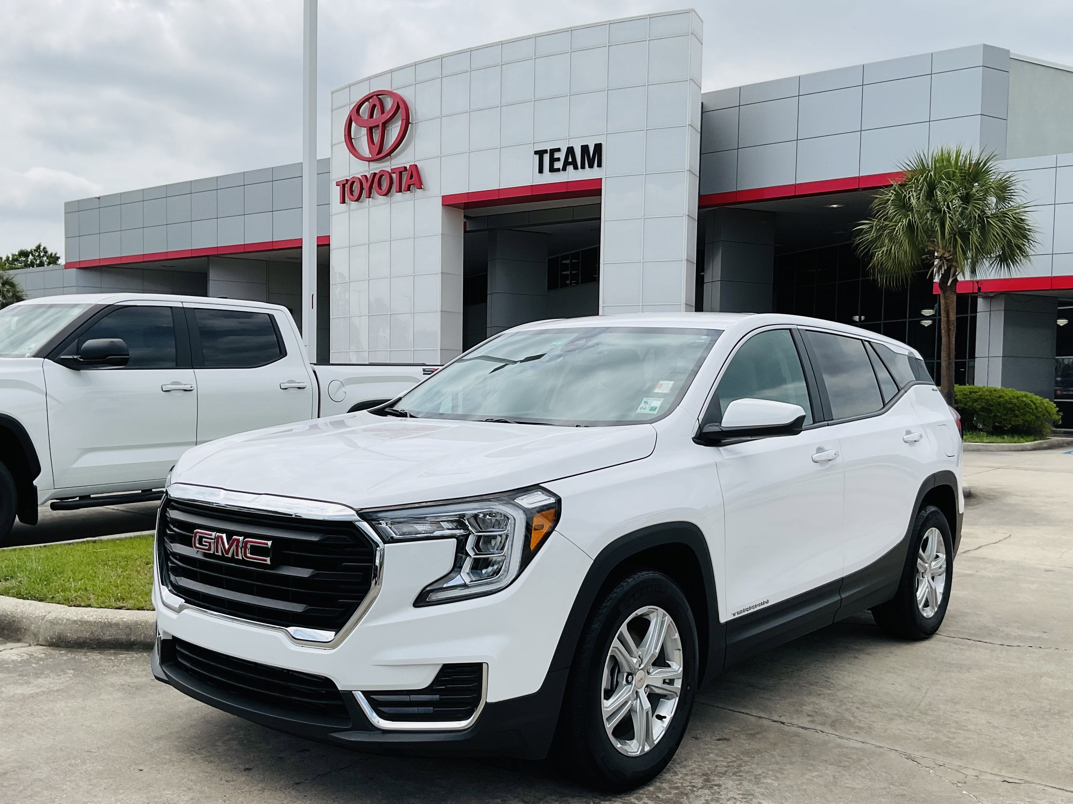 2024 GMC Terrain SLE