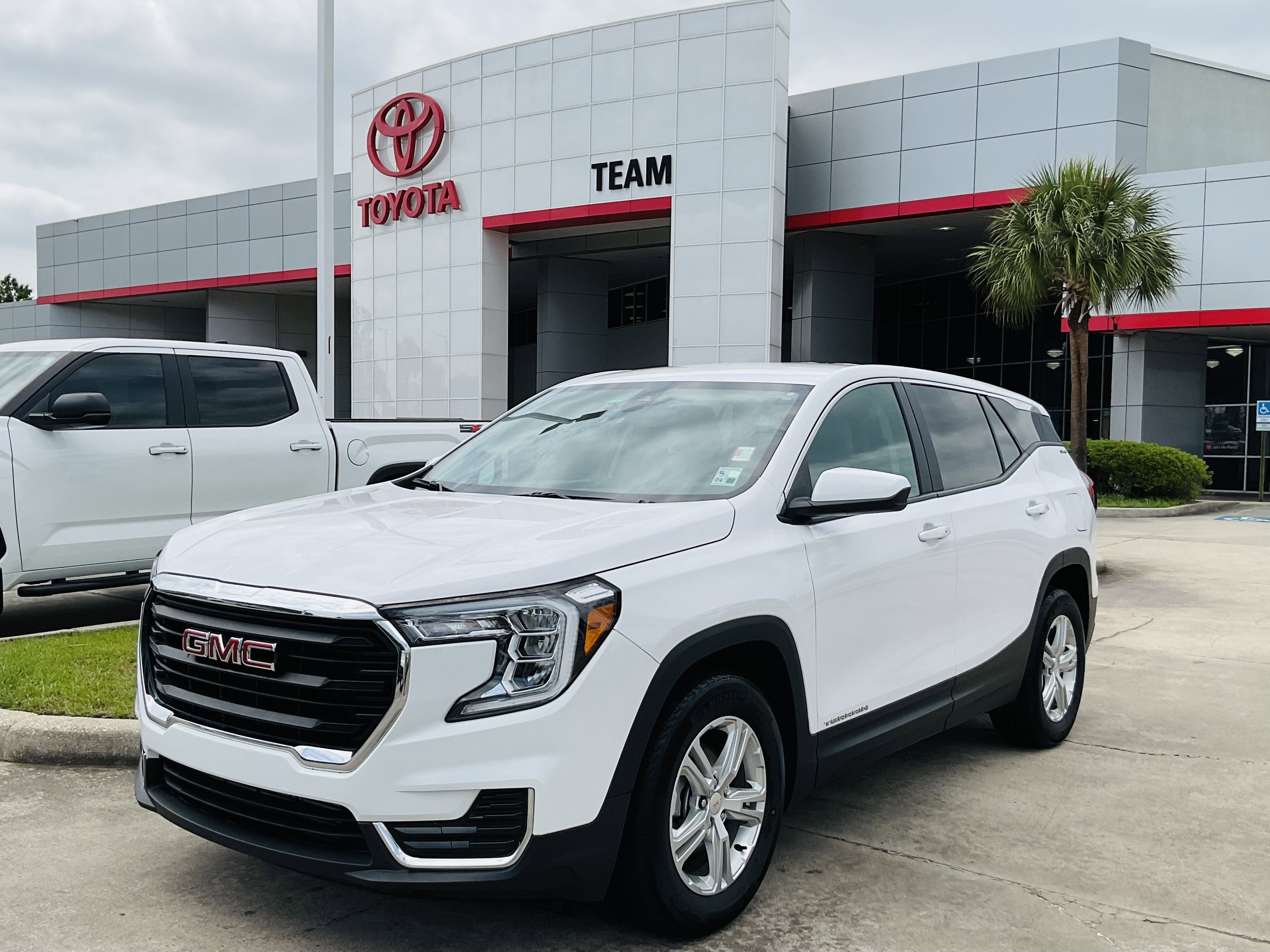 2024 GMC Terrain SLE