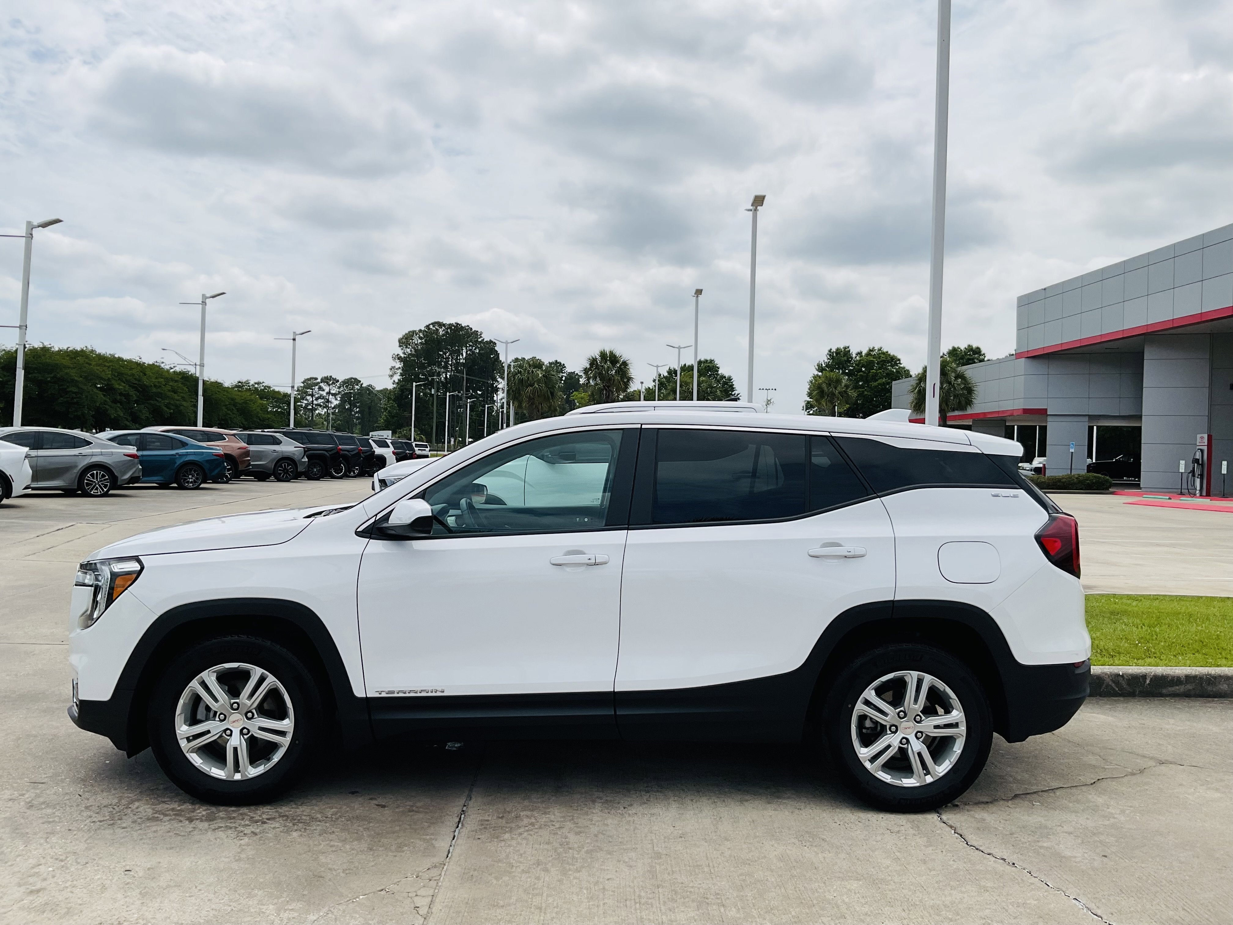 2024 GMC Terrain SLE