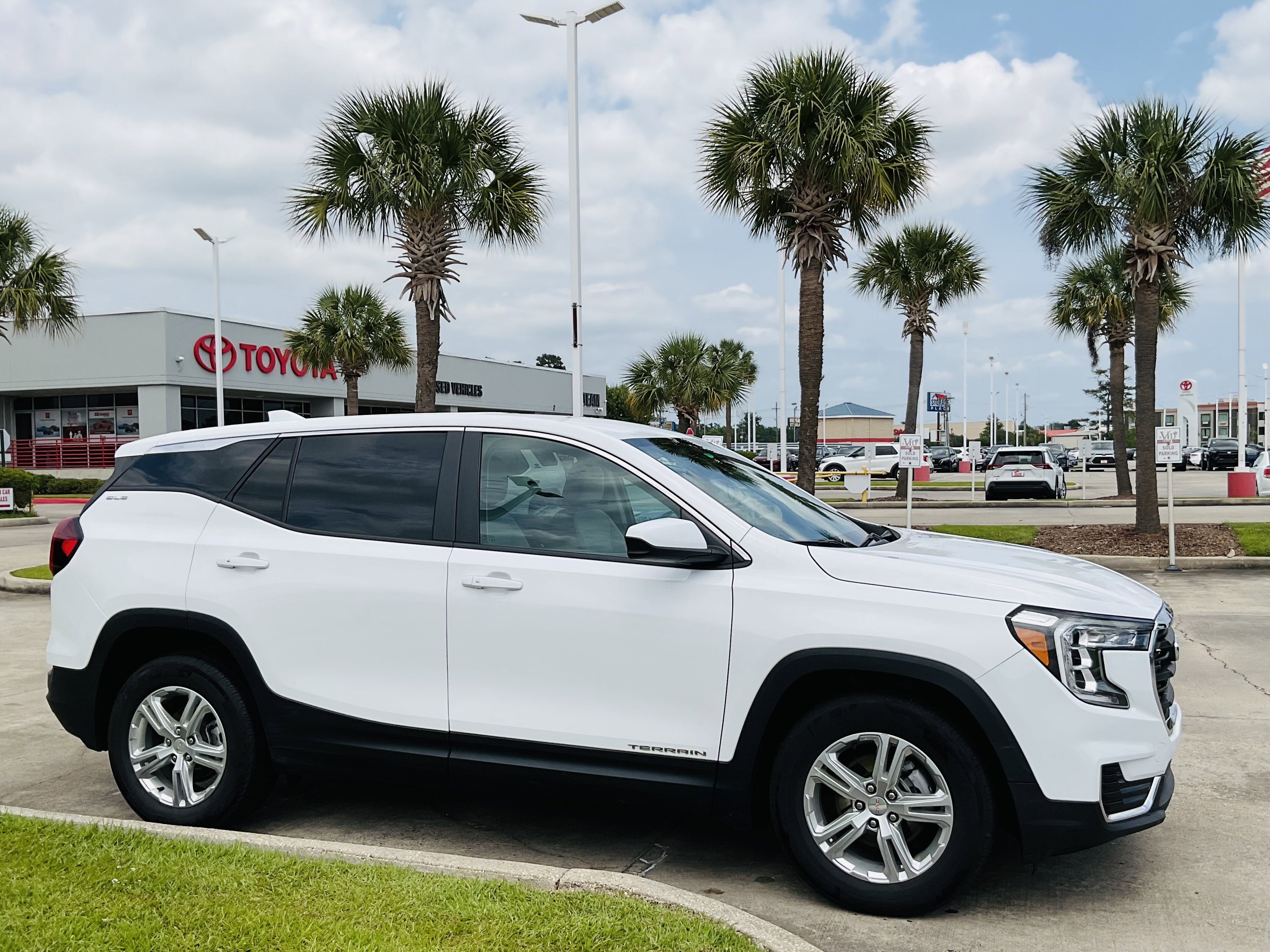 2024 GMC Terrain SLE