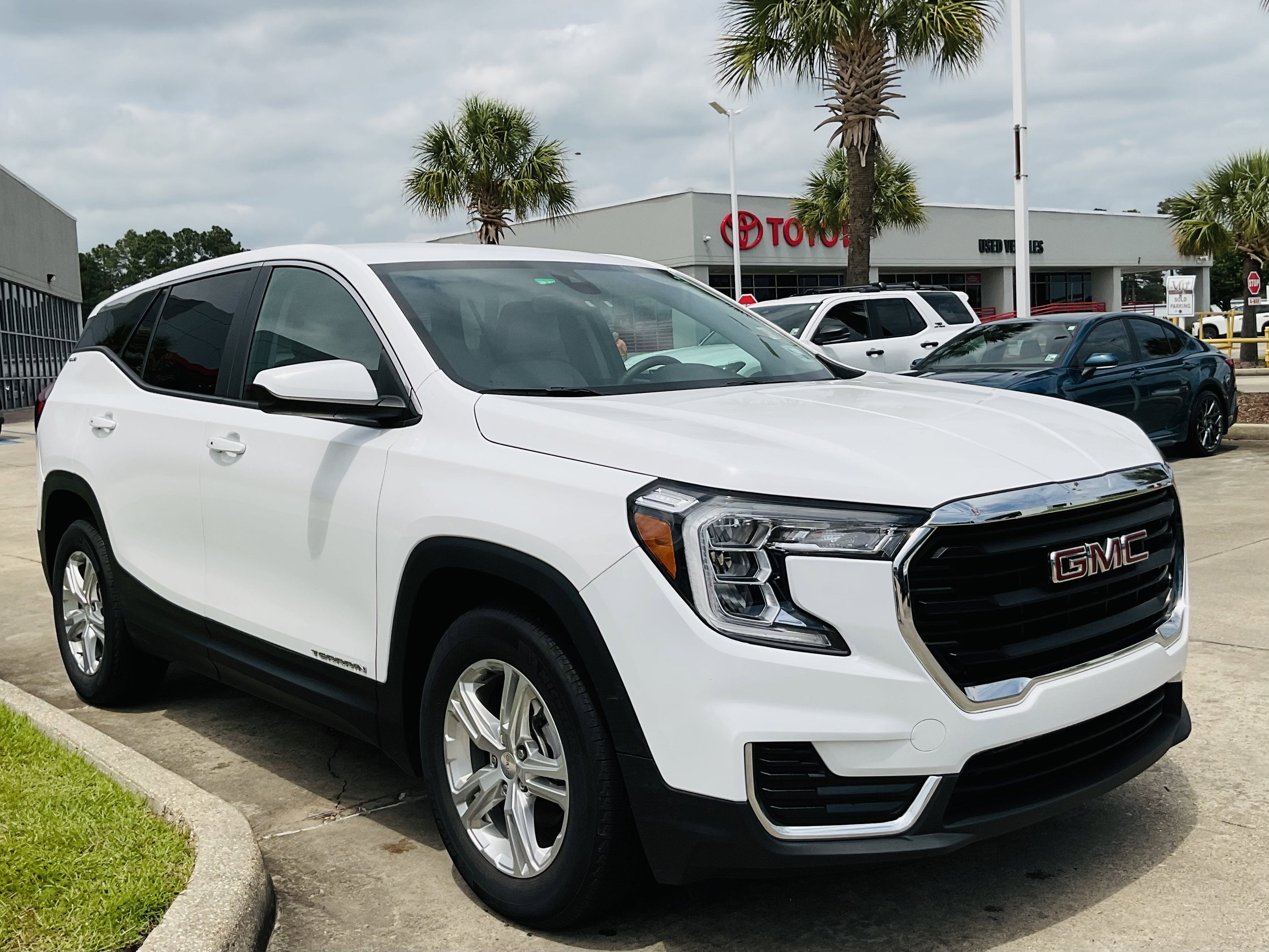 2024 GMC Terrain SLE
