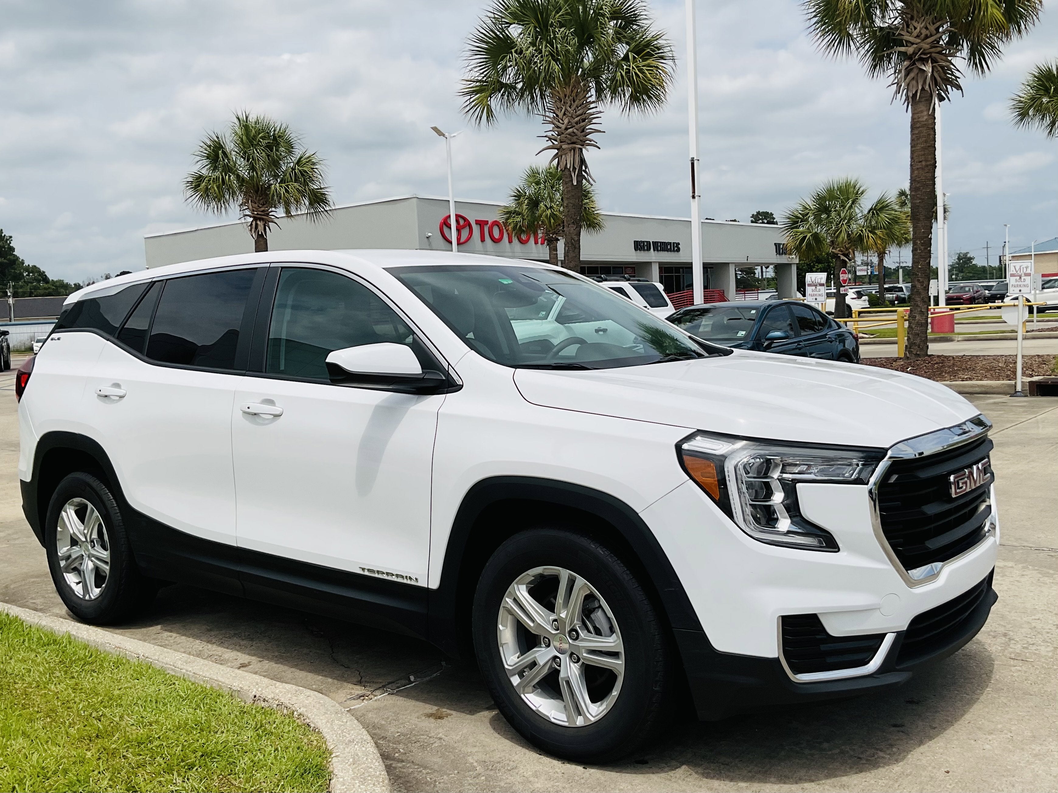 2024 GMC Terrain SLE