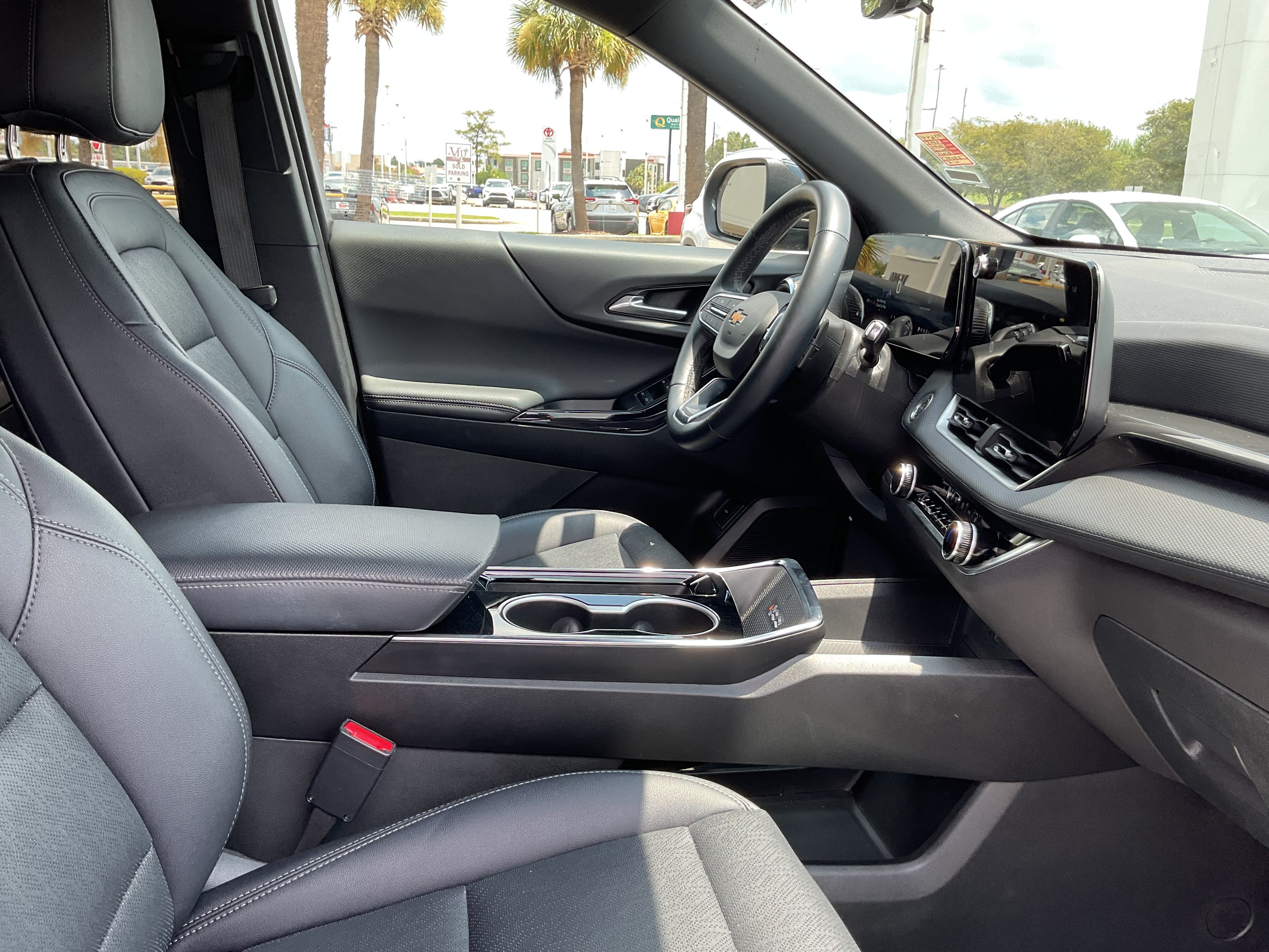 2025 Chevrolet Equinox FWD LT