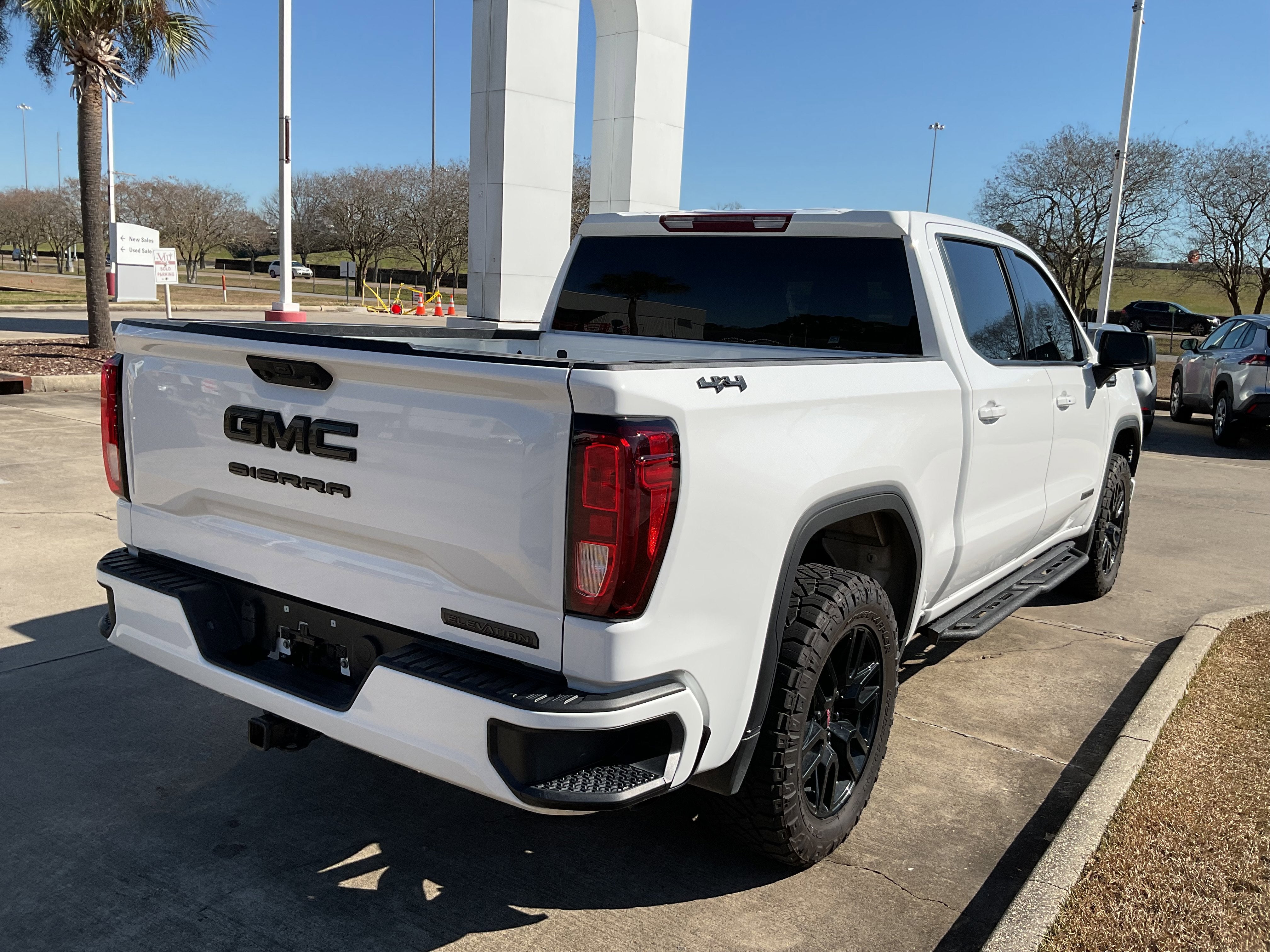 2024 GMC Sierra Elevation