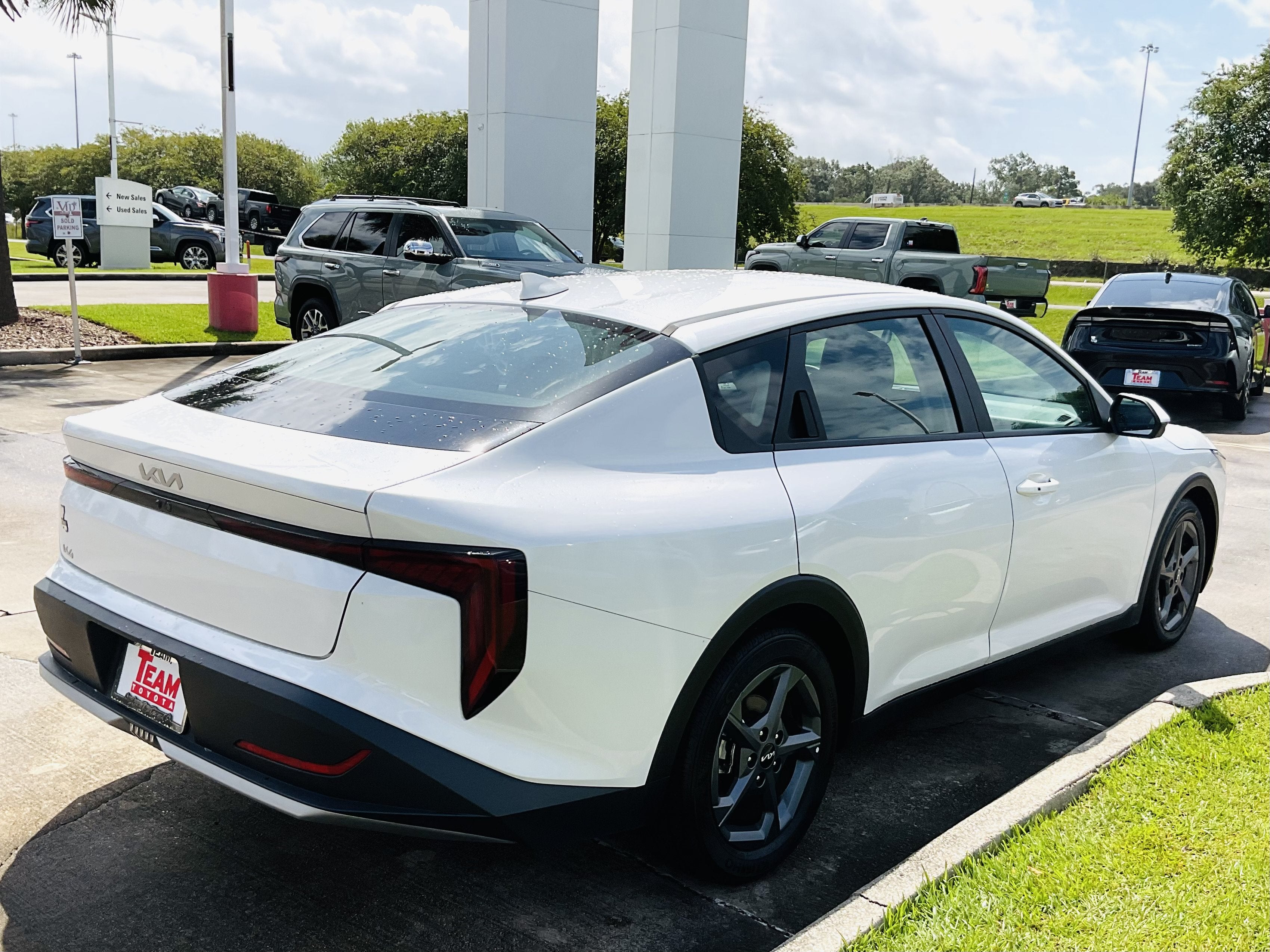 2025 Kia K4 LXS