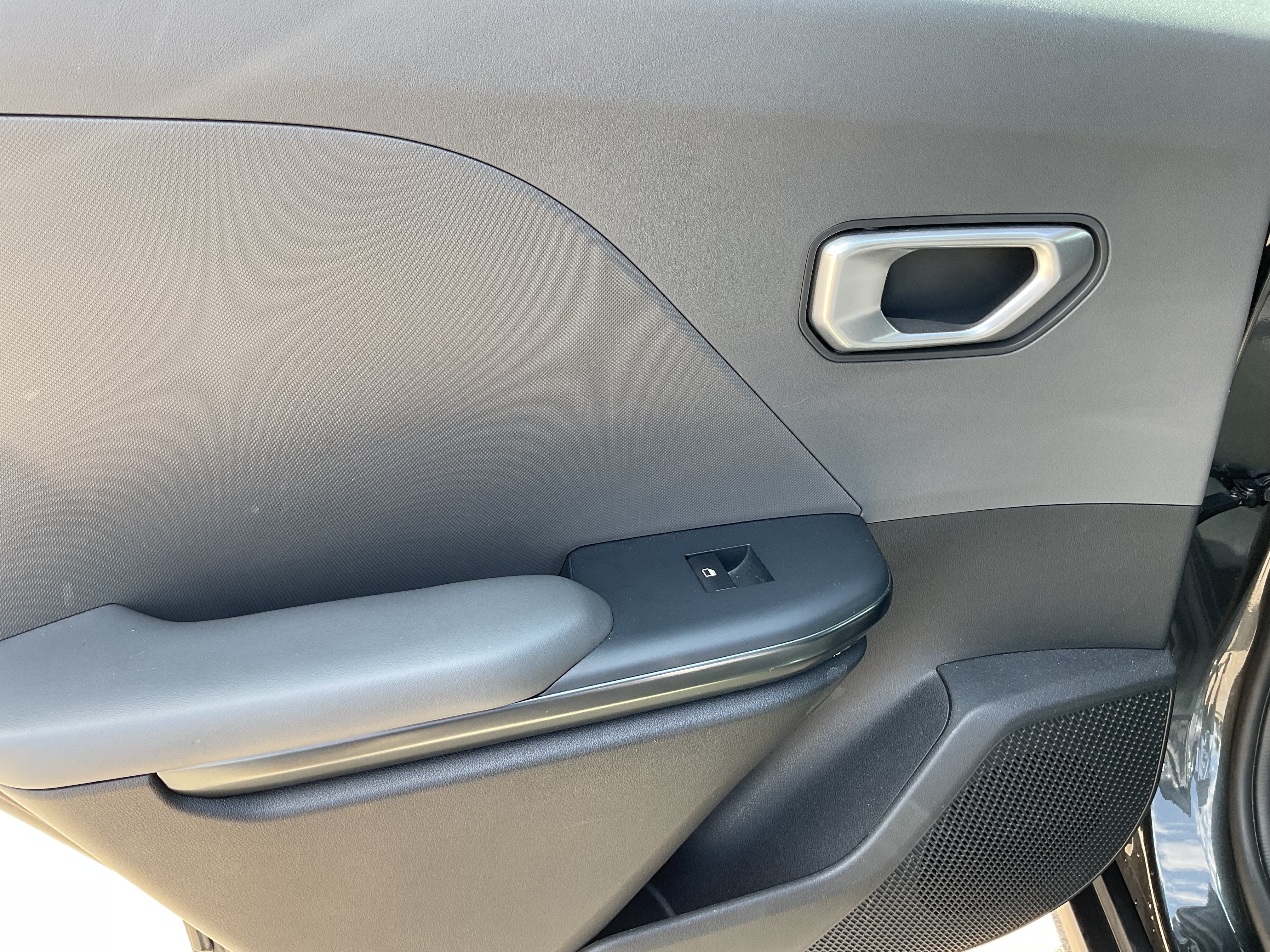 2025 Kia K4 LXS - Photo 11