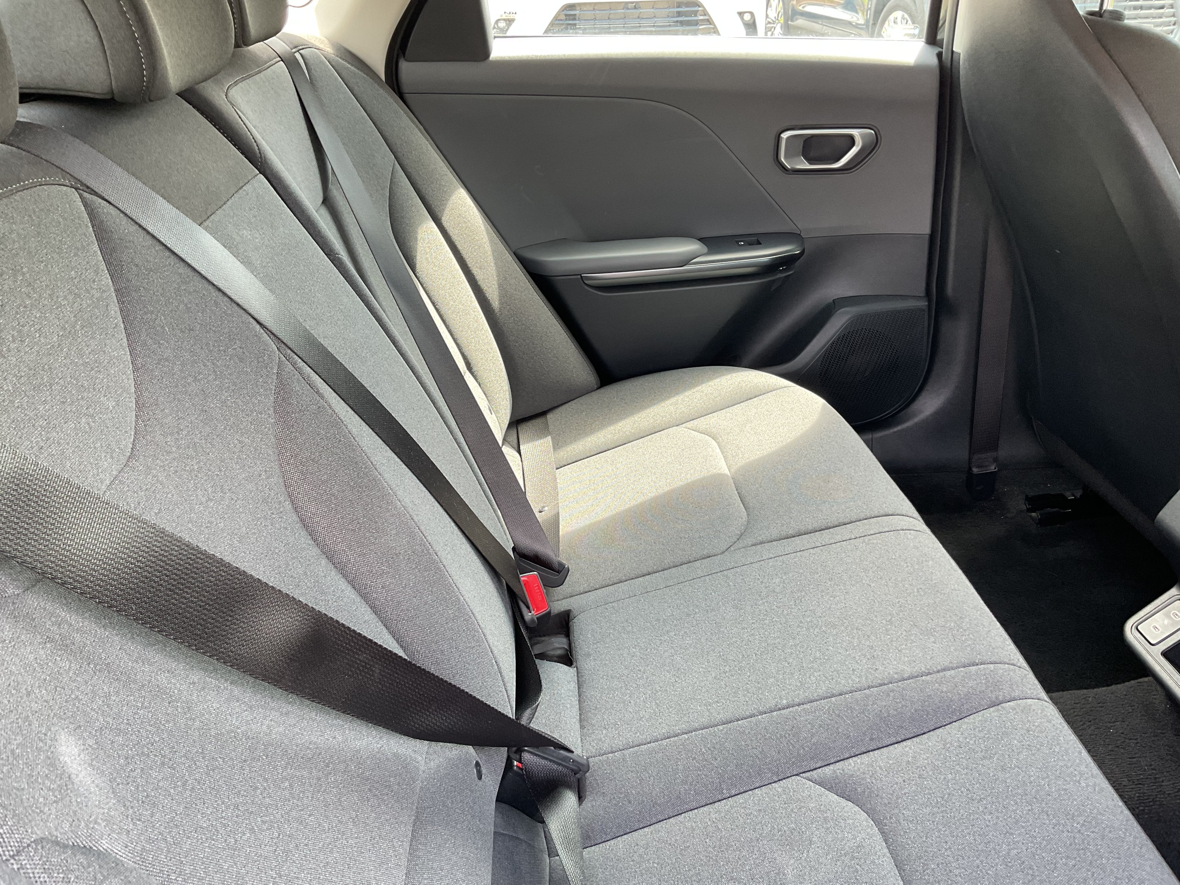 2025 Kia K4 LXS - Photo 16