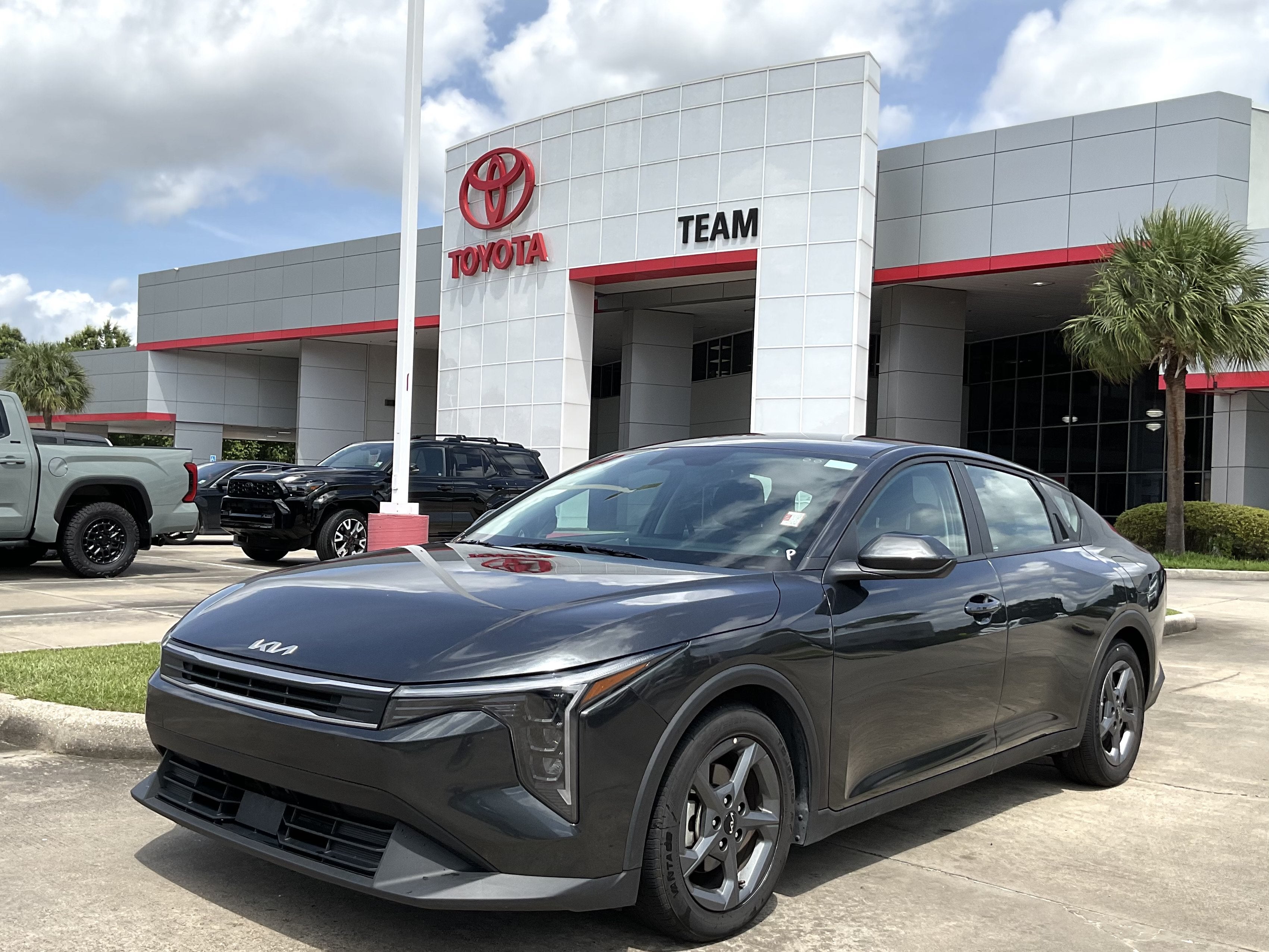 2025 Kia K4 LXS - Photo 18