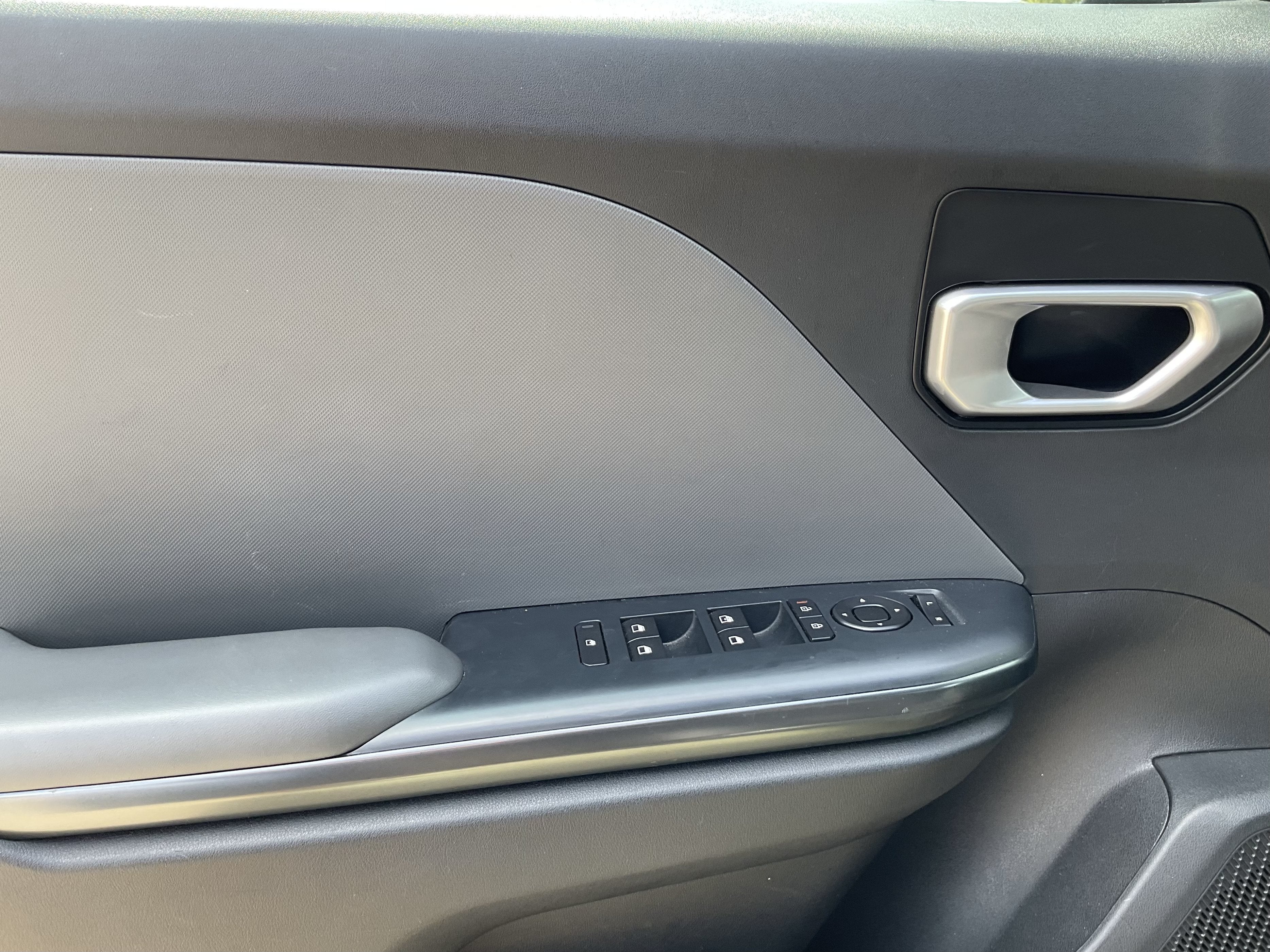 2025 Kia K4 LXS - Photo 9