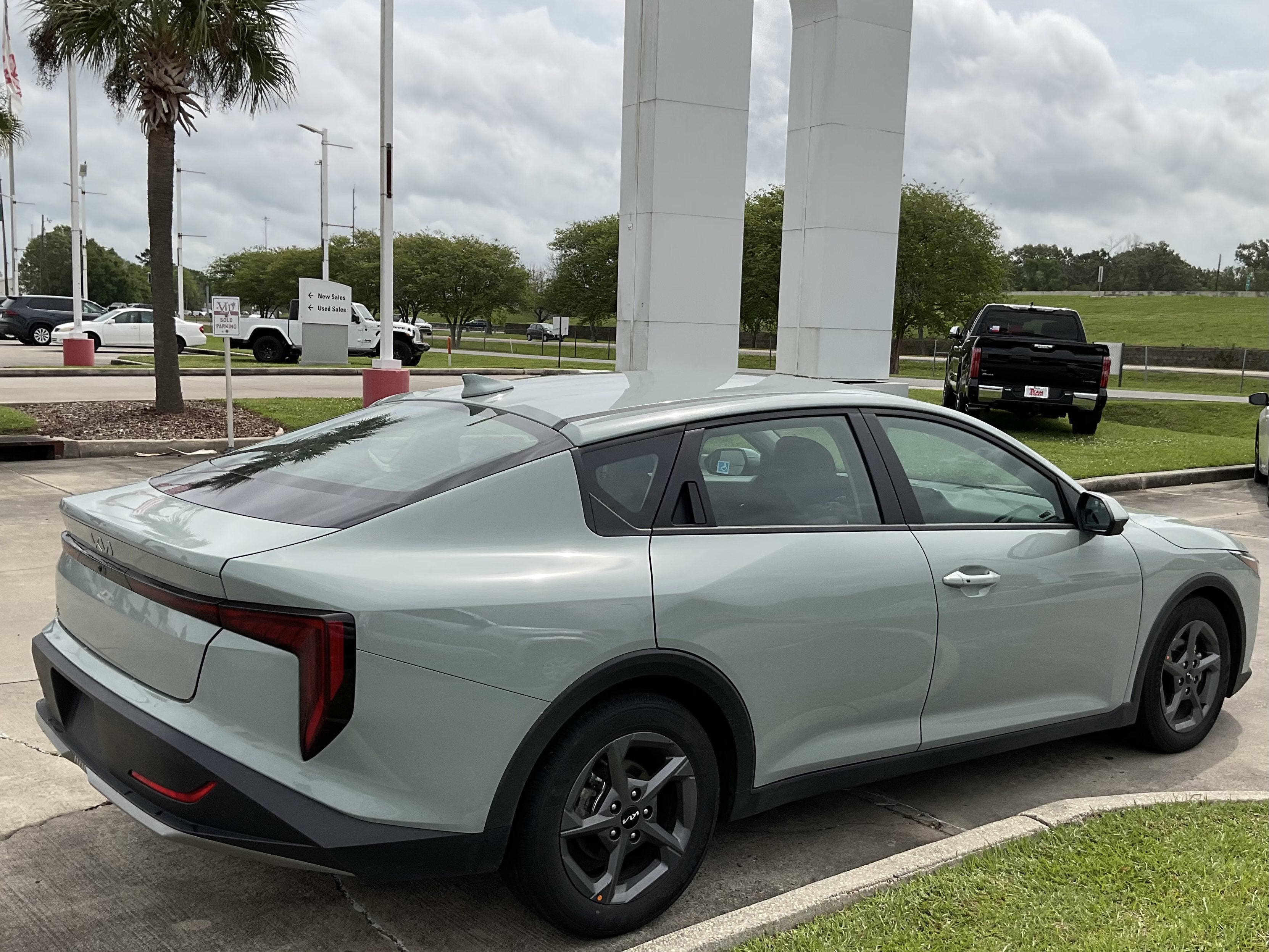 2025 Kia K4 LXS