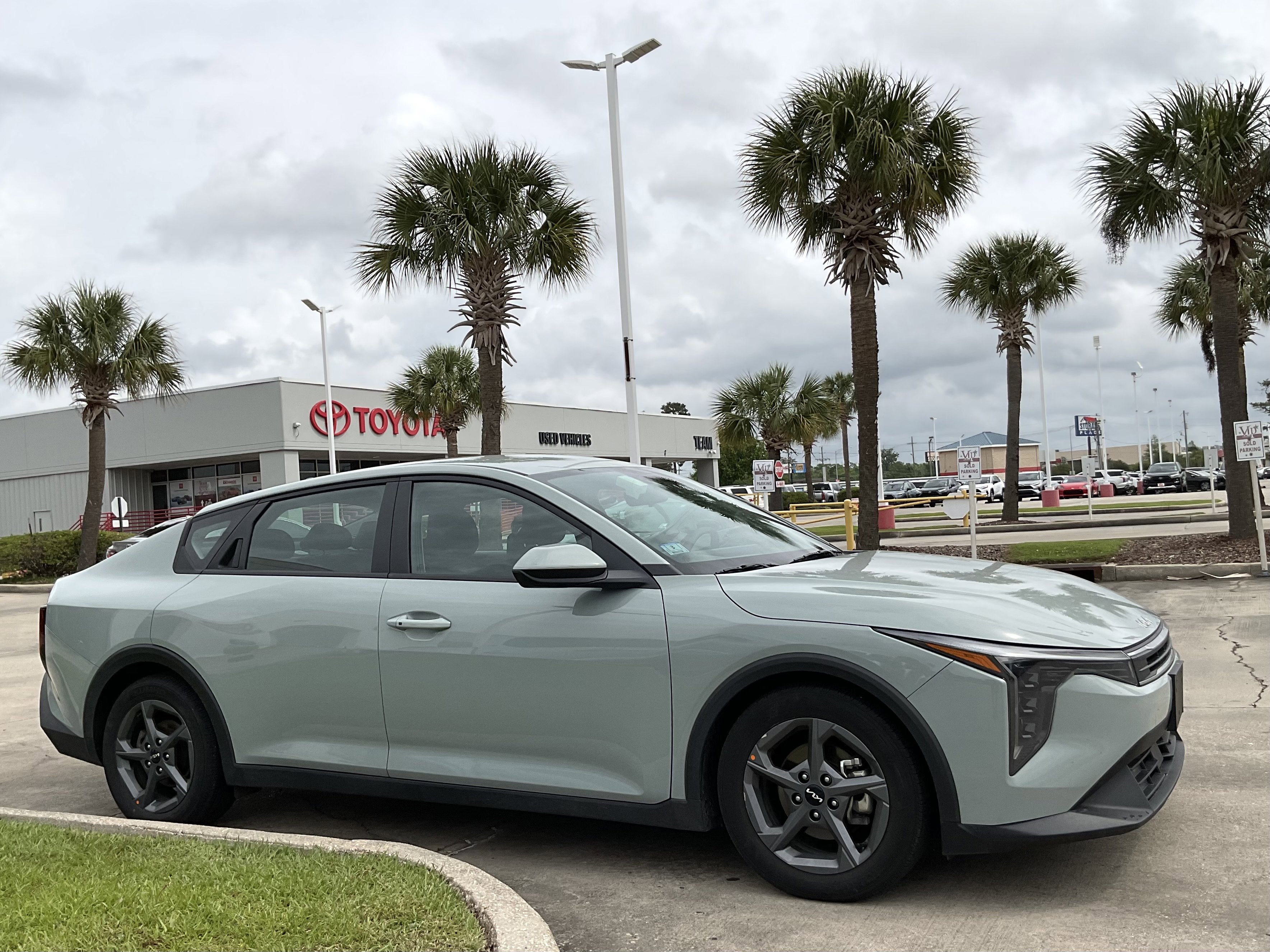 2025 Kia K4 LXS