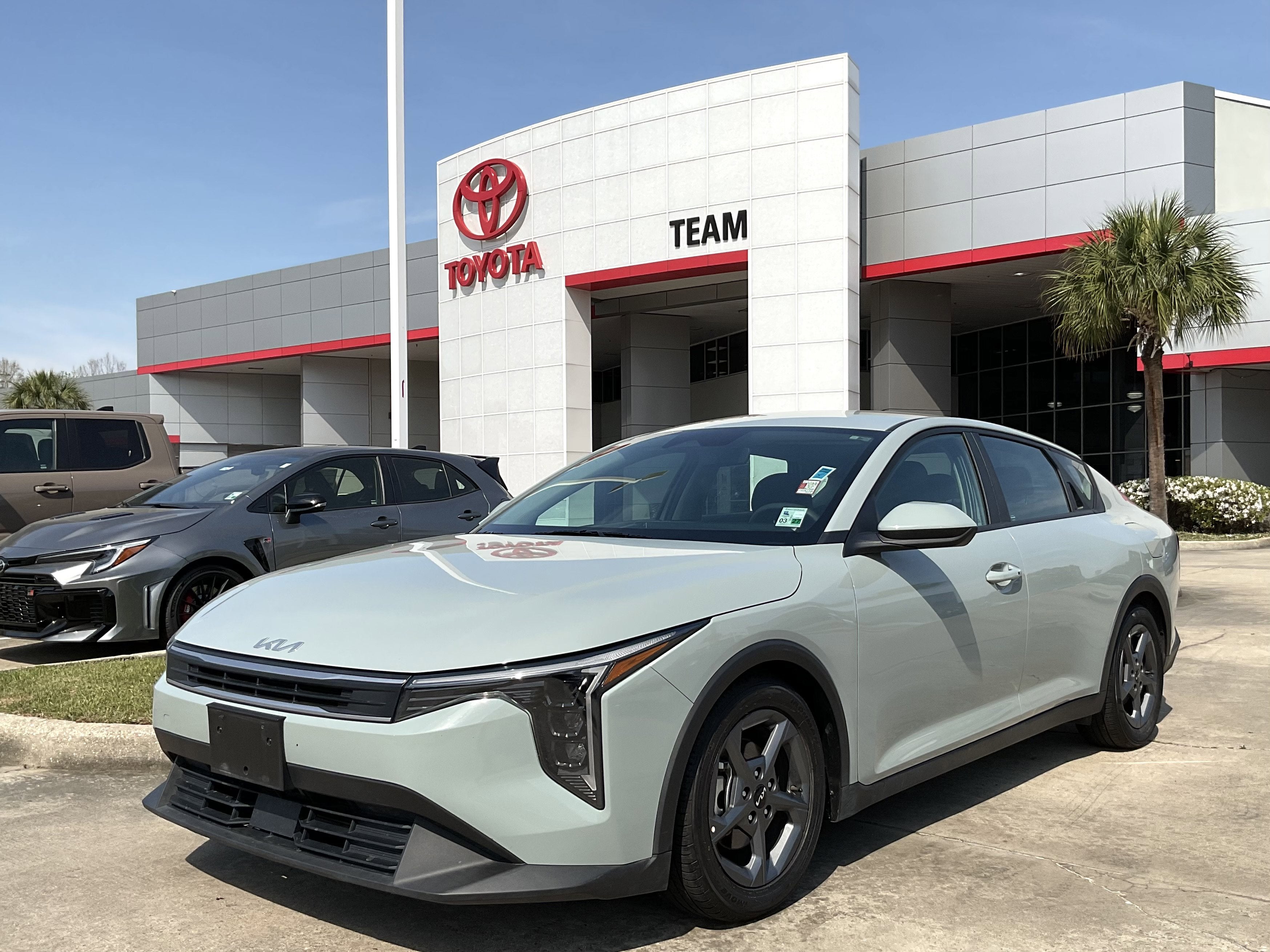2025 Kia K4 LXS