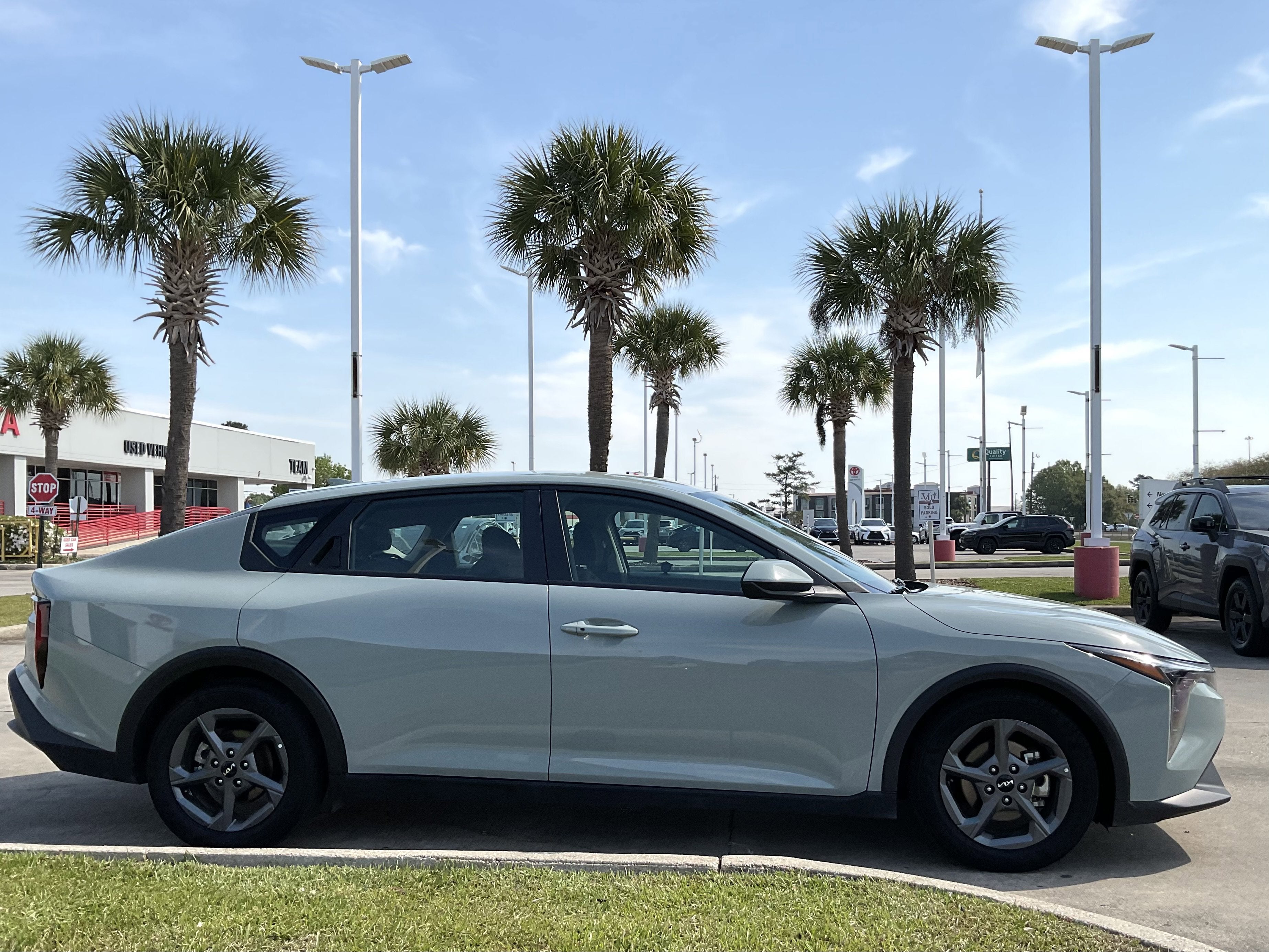 2025 Kia K4 LXS