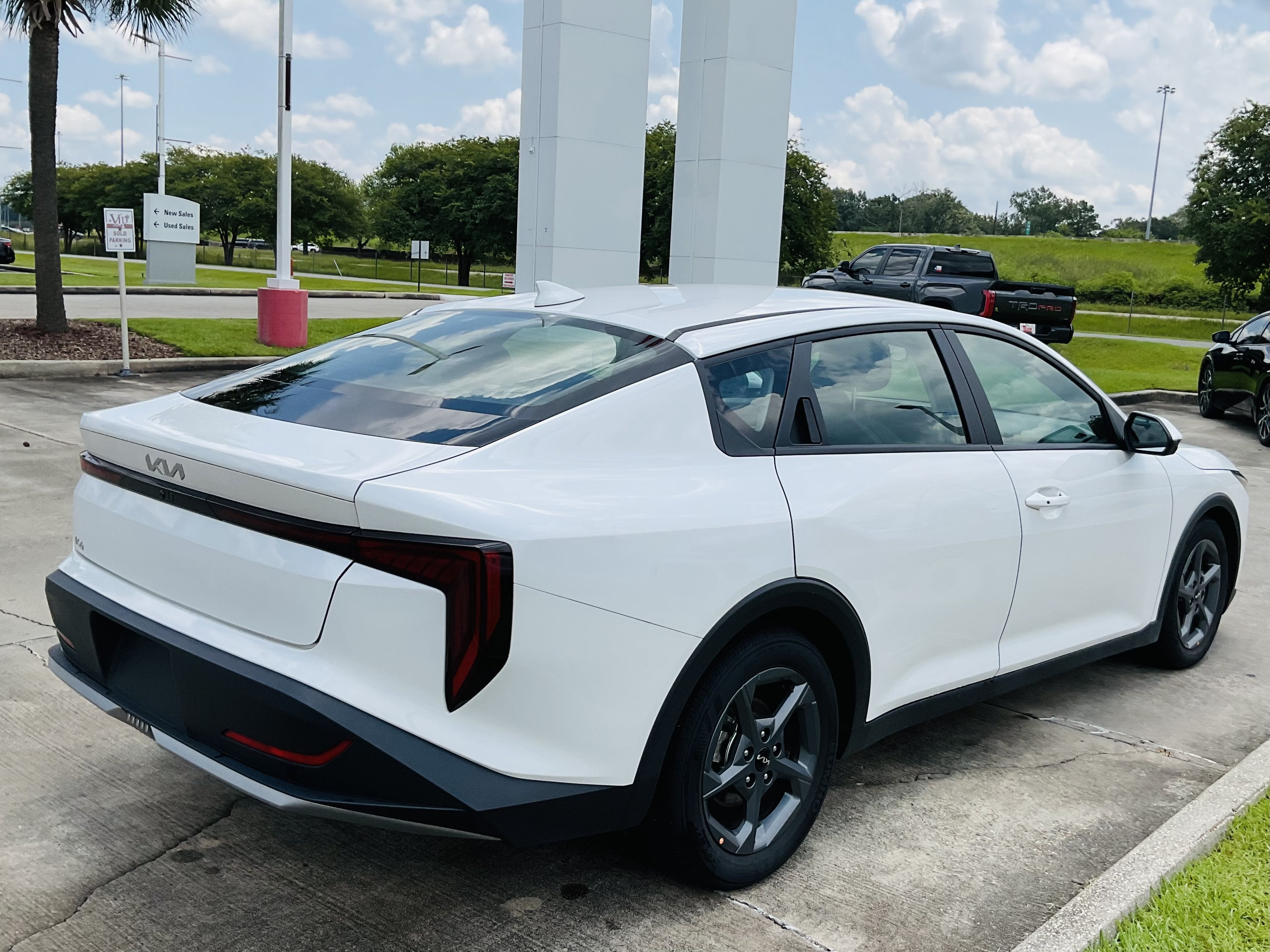 2025 Kia K4 LXS