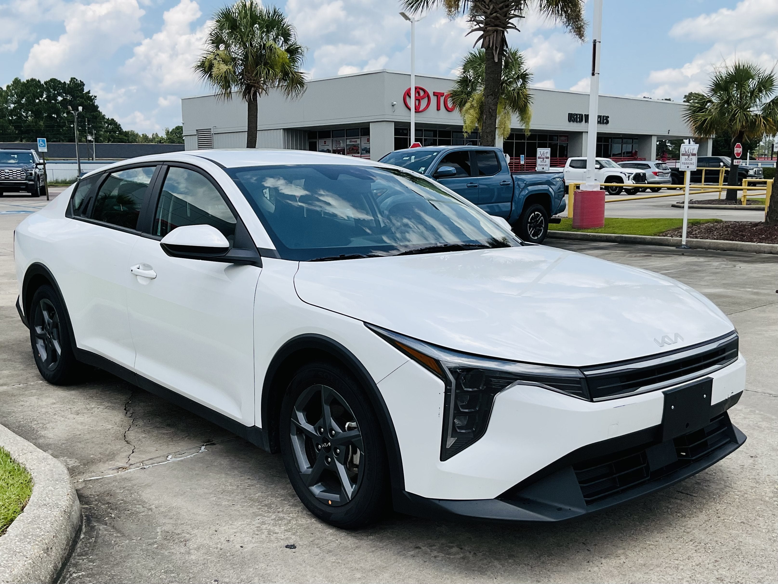 2025 Kia K4 LXS