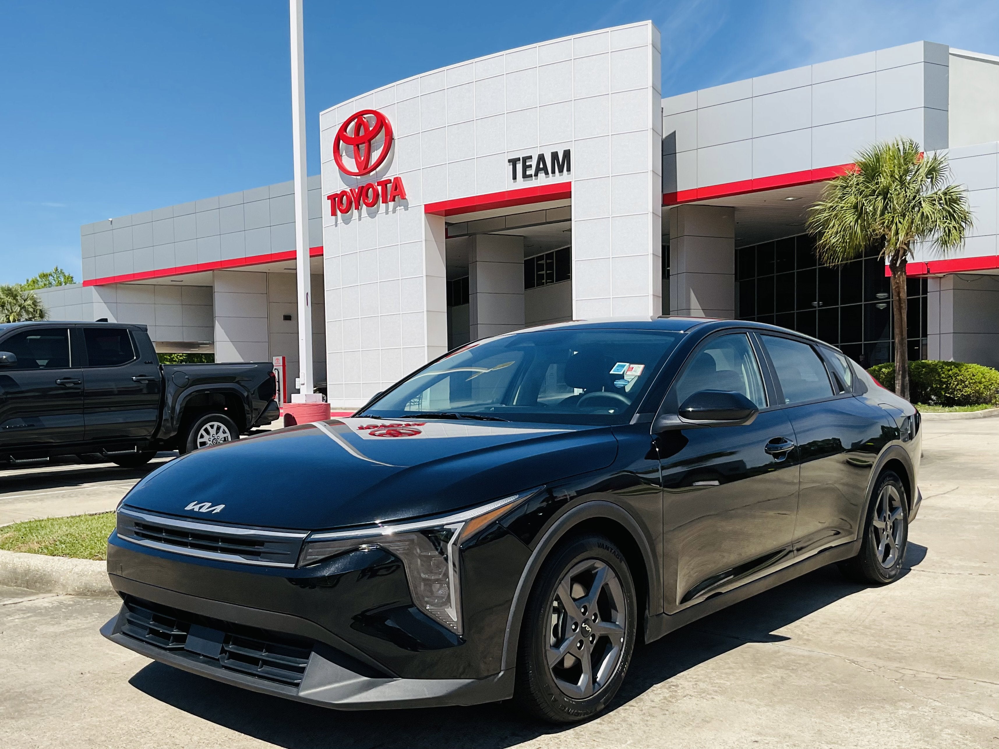 2025 Kia K4 LXS