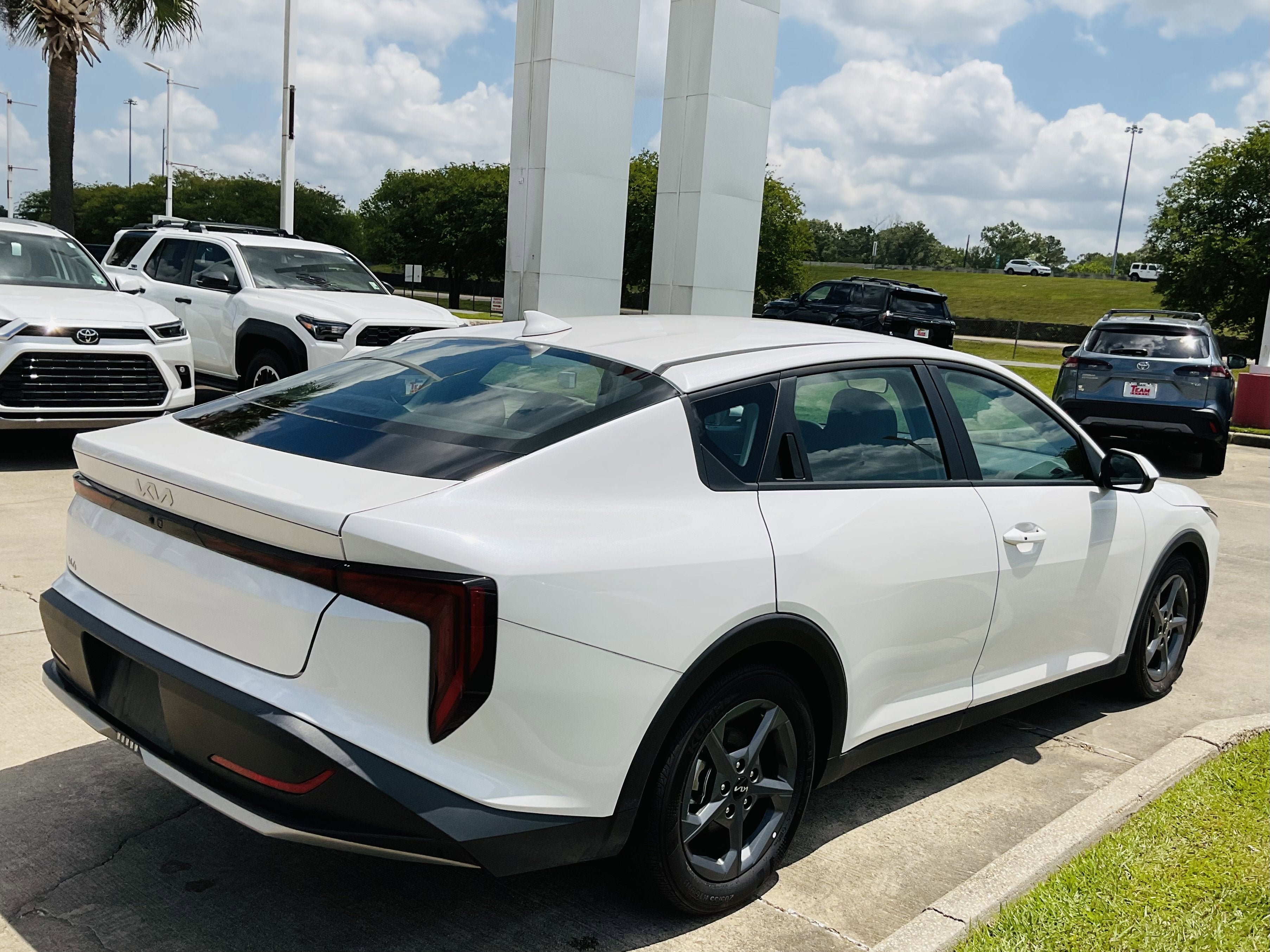 2025 Kia K4 LXS
